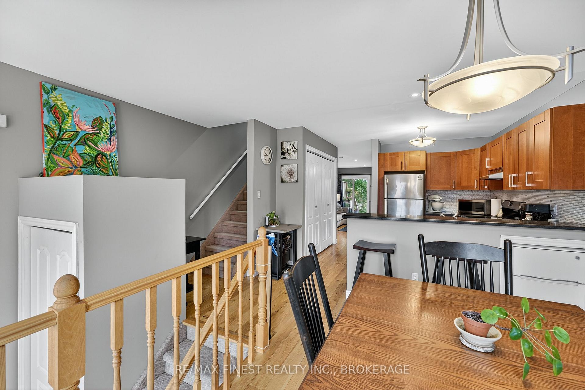 Photo 23 of 39 Charles Street, Kingston, East of Sir John A. Blvd — HOMEH
