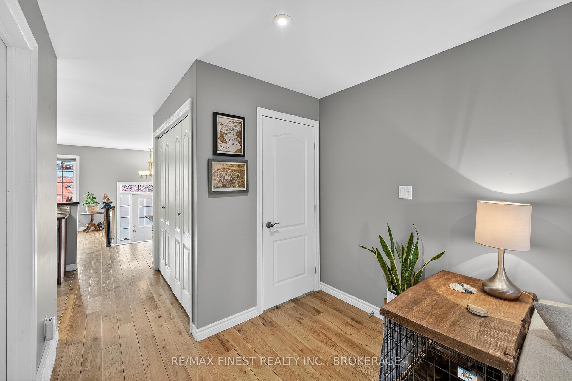 Photo 6 of 39 Charles Street, Kingston, East of Sir John A. Blvd — HOMEH
