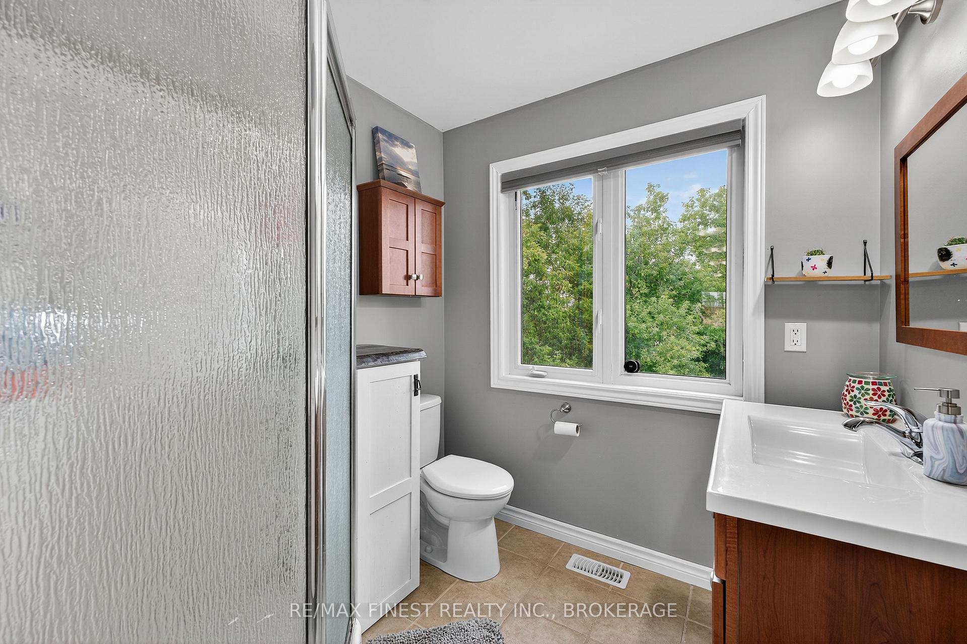 Photo 22 of 39 Charles Street, Kingston, East of Sir John A. Blvd — HOMEH