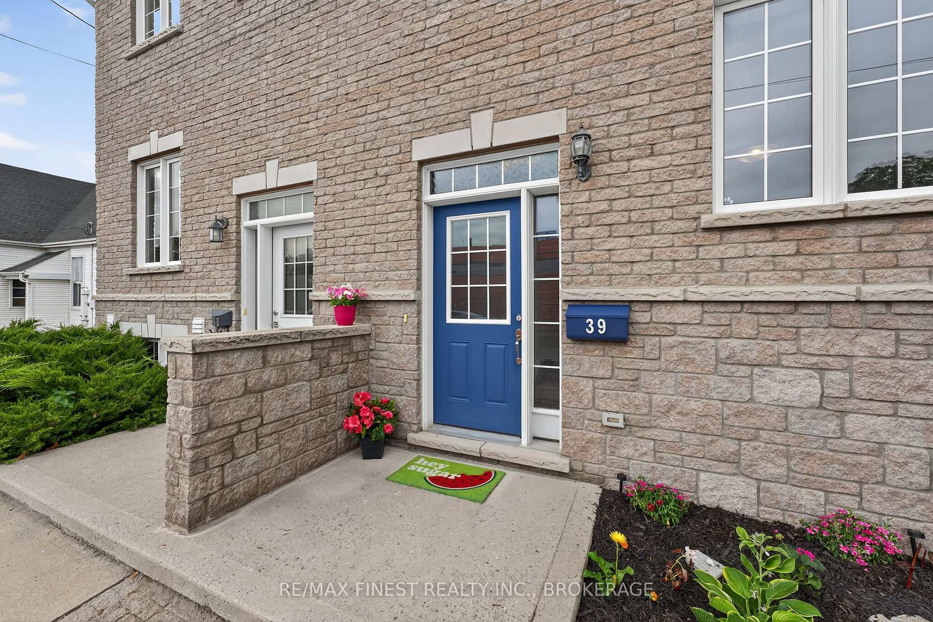 Photo 35 of 39 Charles Street, Kingston, East of Sir John A. Blvd — HOMEH