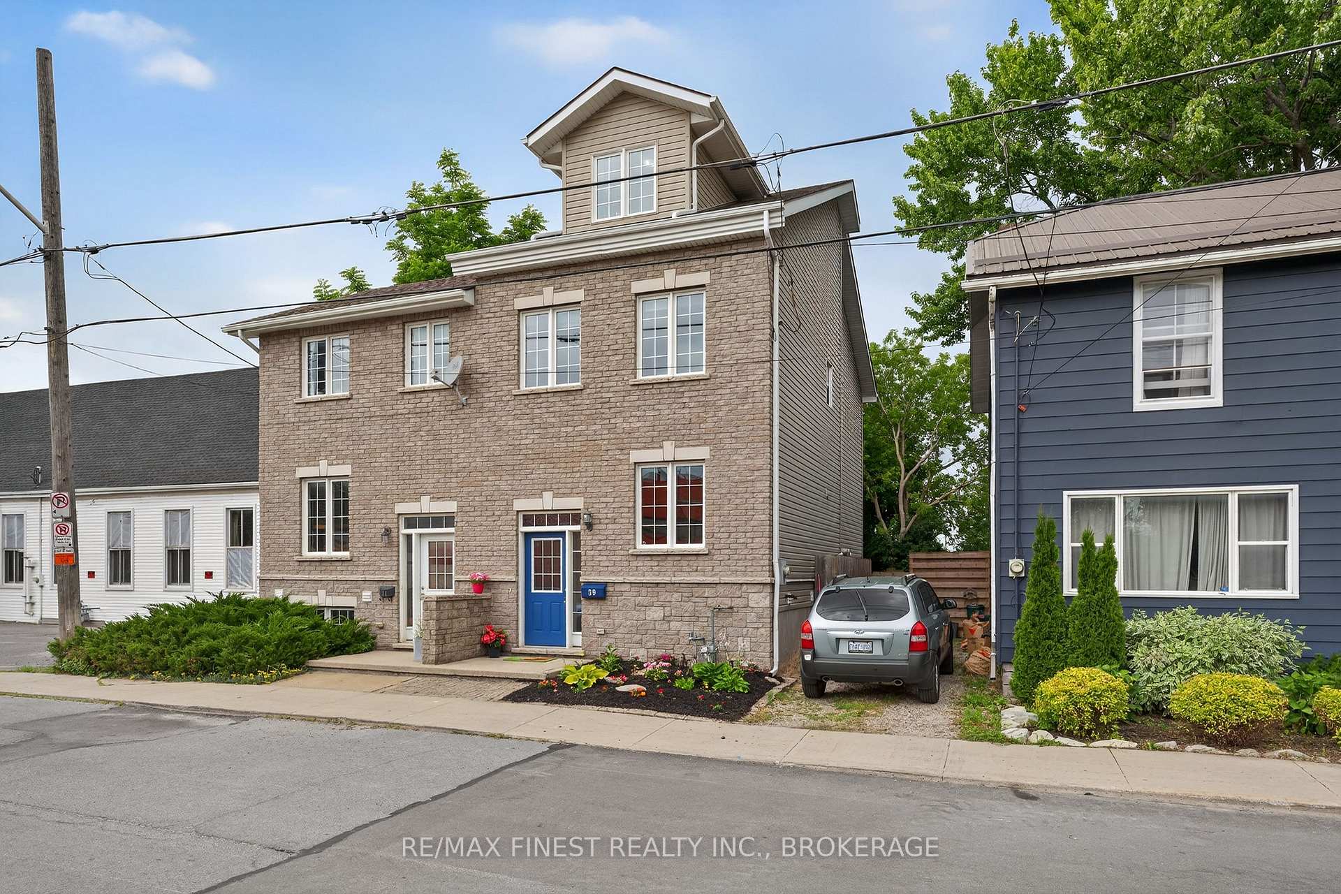 Photo 27 of 39 Charles Street, Kingston, East of Sir John A. Blvd — HOMEH