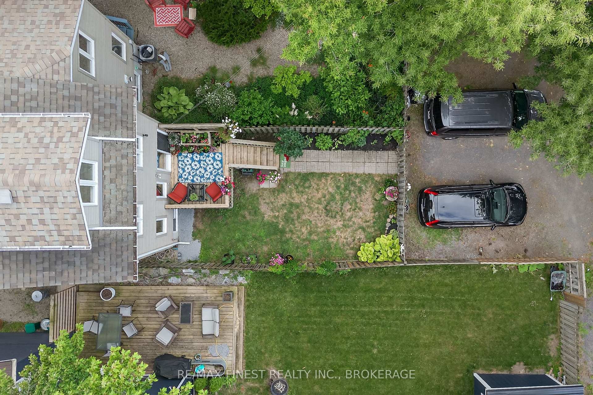 Photo 36 of 39 Charles Street, Kingston, East of Sir John A. Blvd — HOMEH