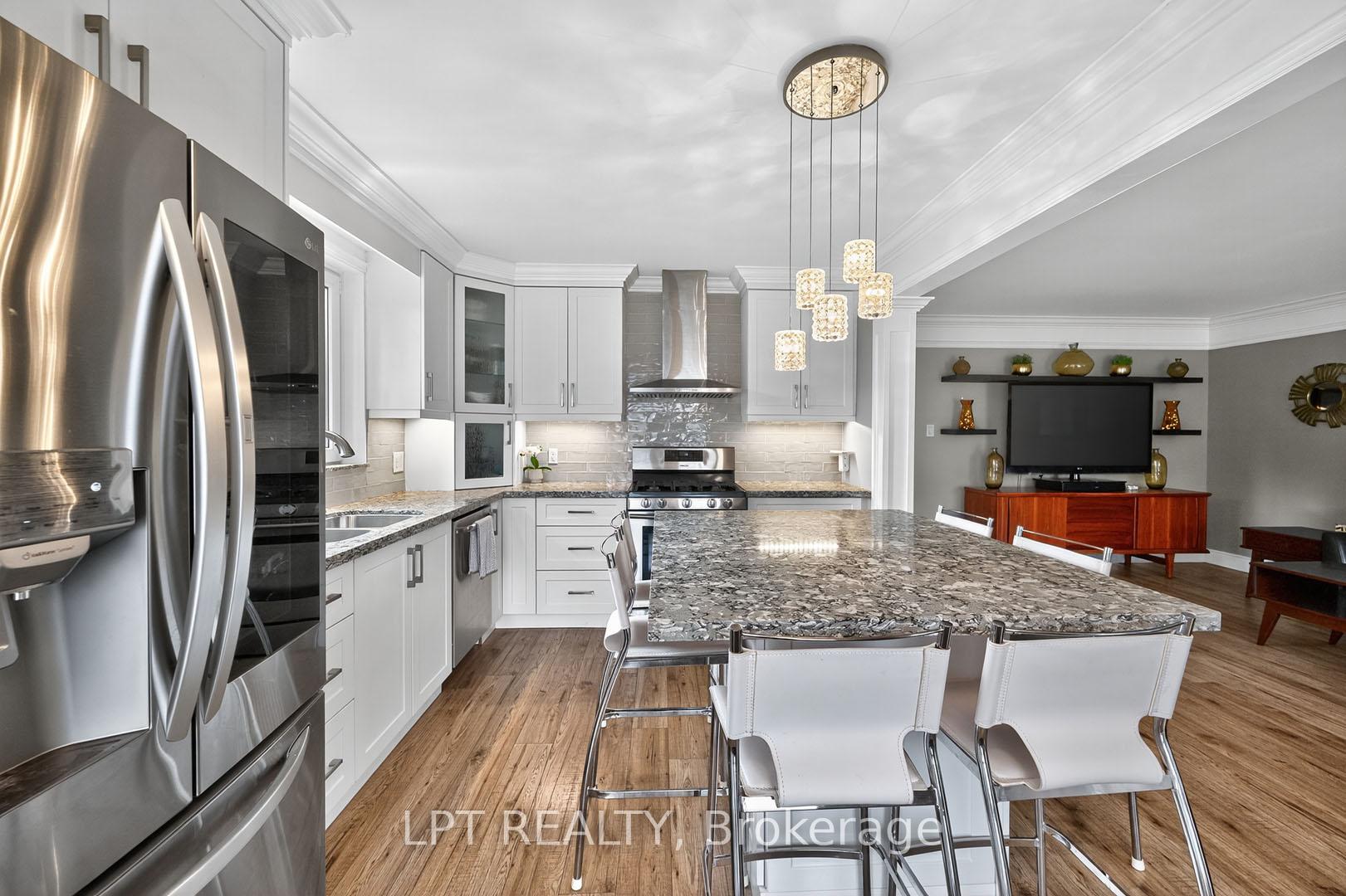 Photo 8 of 804 Beech Street W, Whitby, Downtown Whitby — HOMEH
