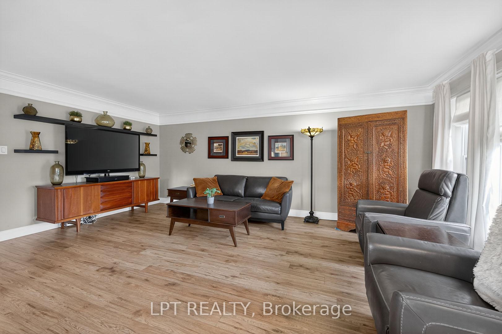 Photo 11 of 804 Beech Street W, Whitby, Downtown Whitby — HOMEH
