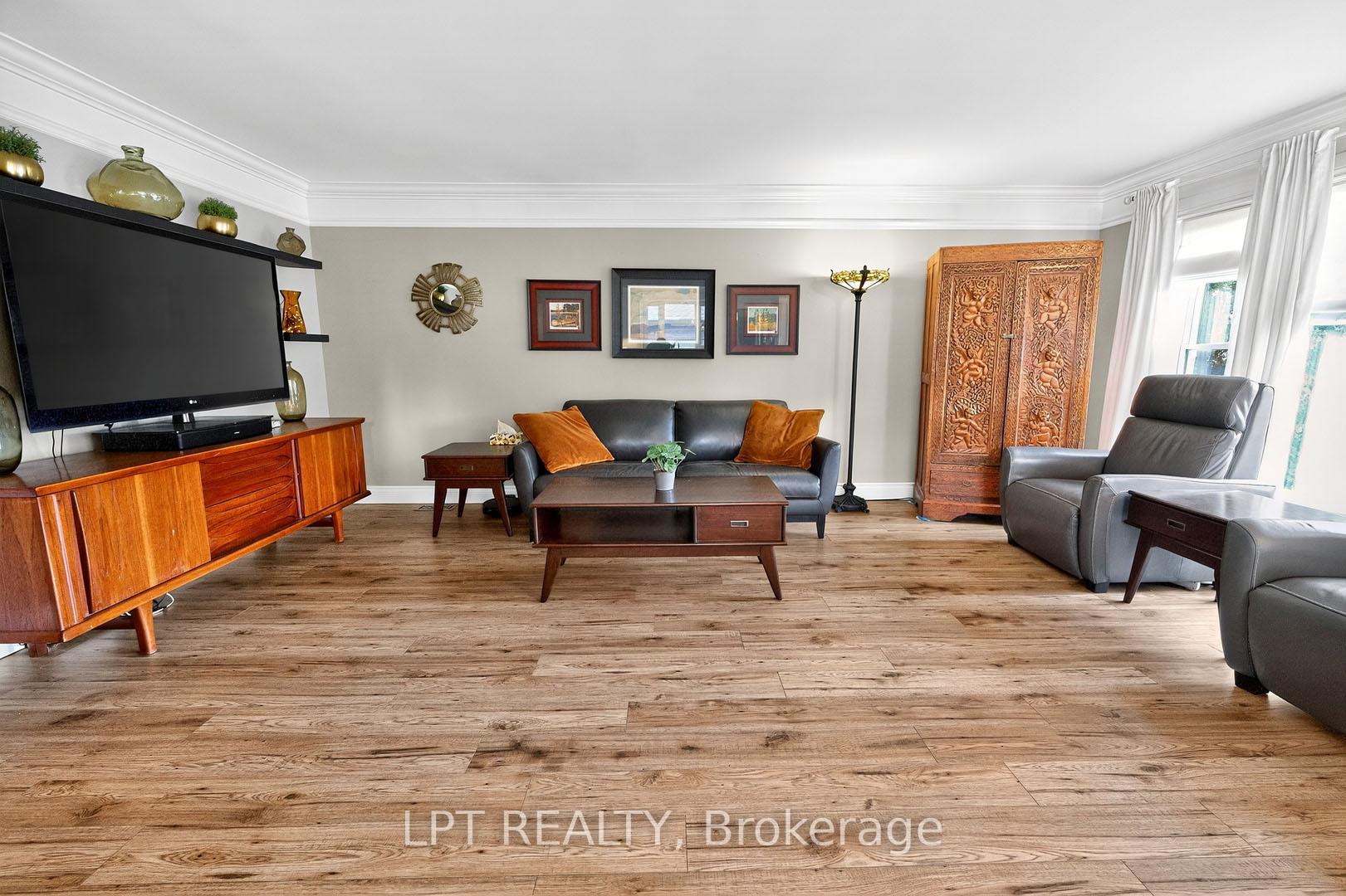 Photo 9 of 804 Beech Street W, Whitby, Downtown Whitby — HOMEH
