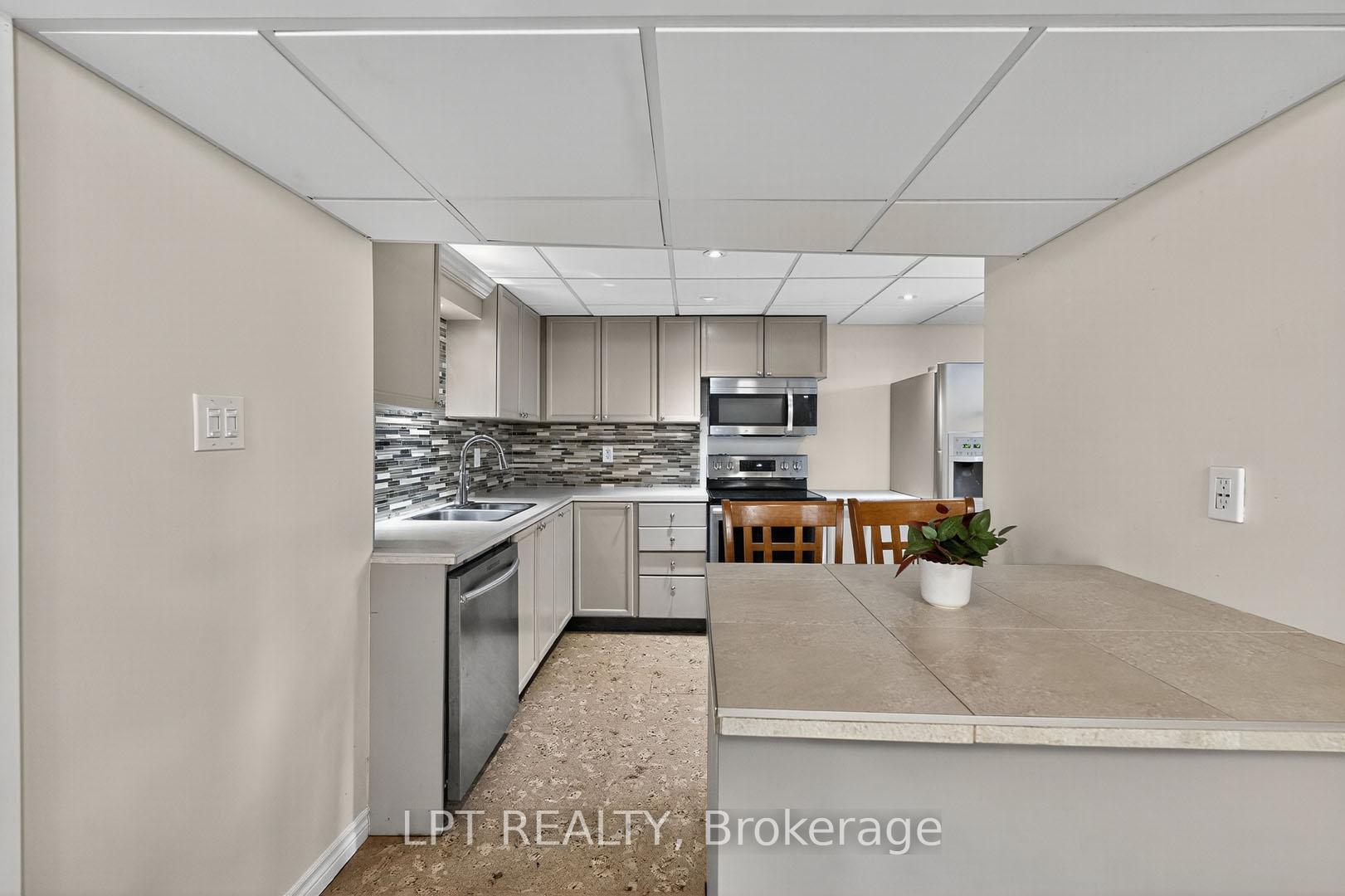Photo 12 of 804 Beech Street W, Whitby, Downtown Whitby — HOMEH