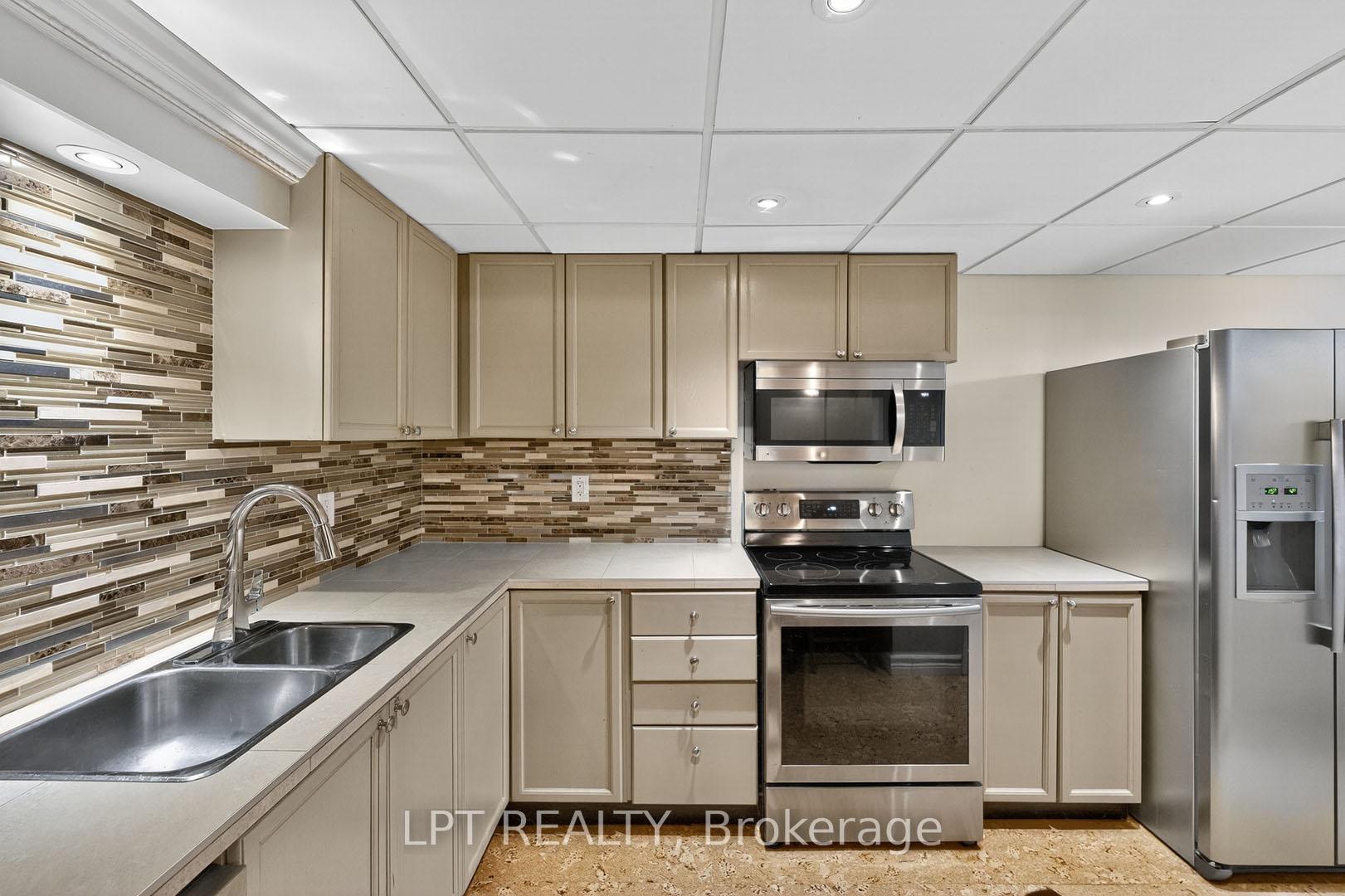 Photo 30 of 804 Beech Street W, Whitby, Downtown Whitby — HOMEH