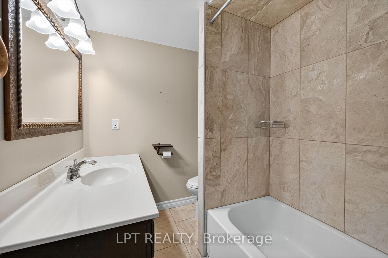 Photo 35 of 804 Beech Street W, Whitby, Downtown Whitby — HOMEH