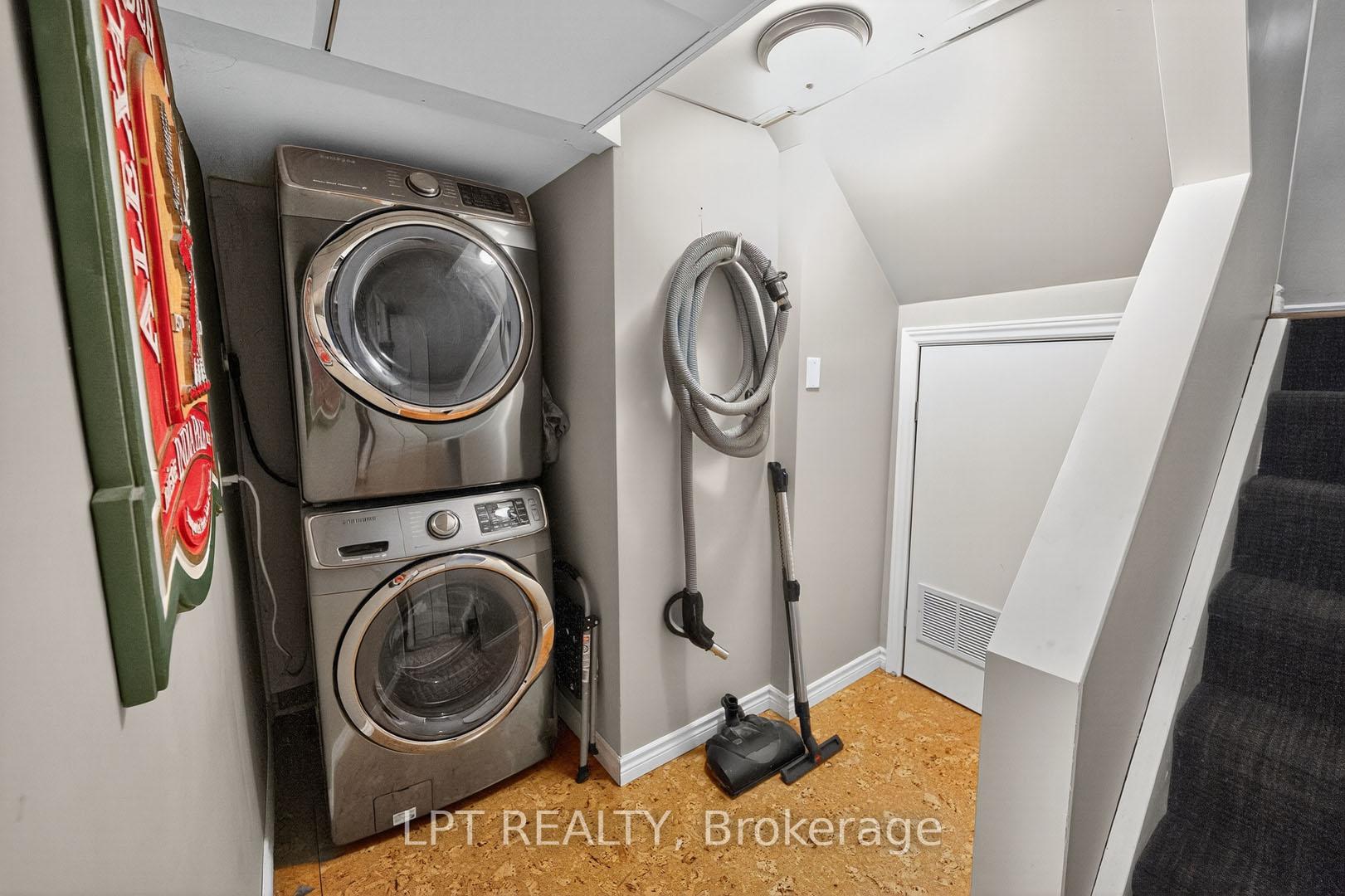 Photo 23 of 804 Beech Street W, Whitby, Downtown Whitby — HOMEH