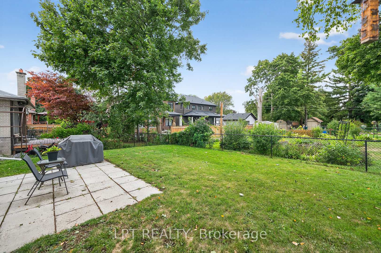 Photo 37 of 804 Beech Street W, Whitby, Downtown Whitby — HOMEH