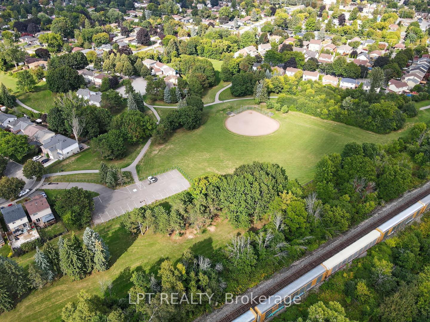 Photo 43 of 804 Beech Street W, Whitby, Downtown Whitby — HOMEH
