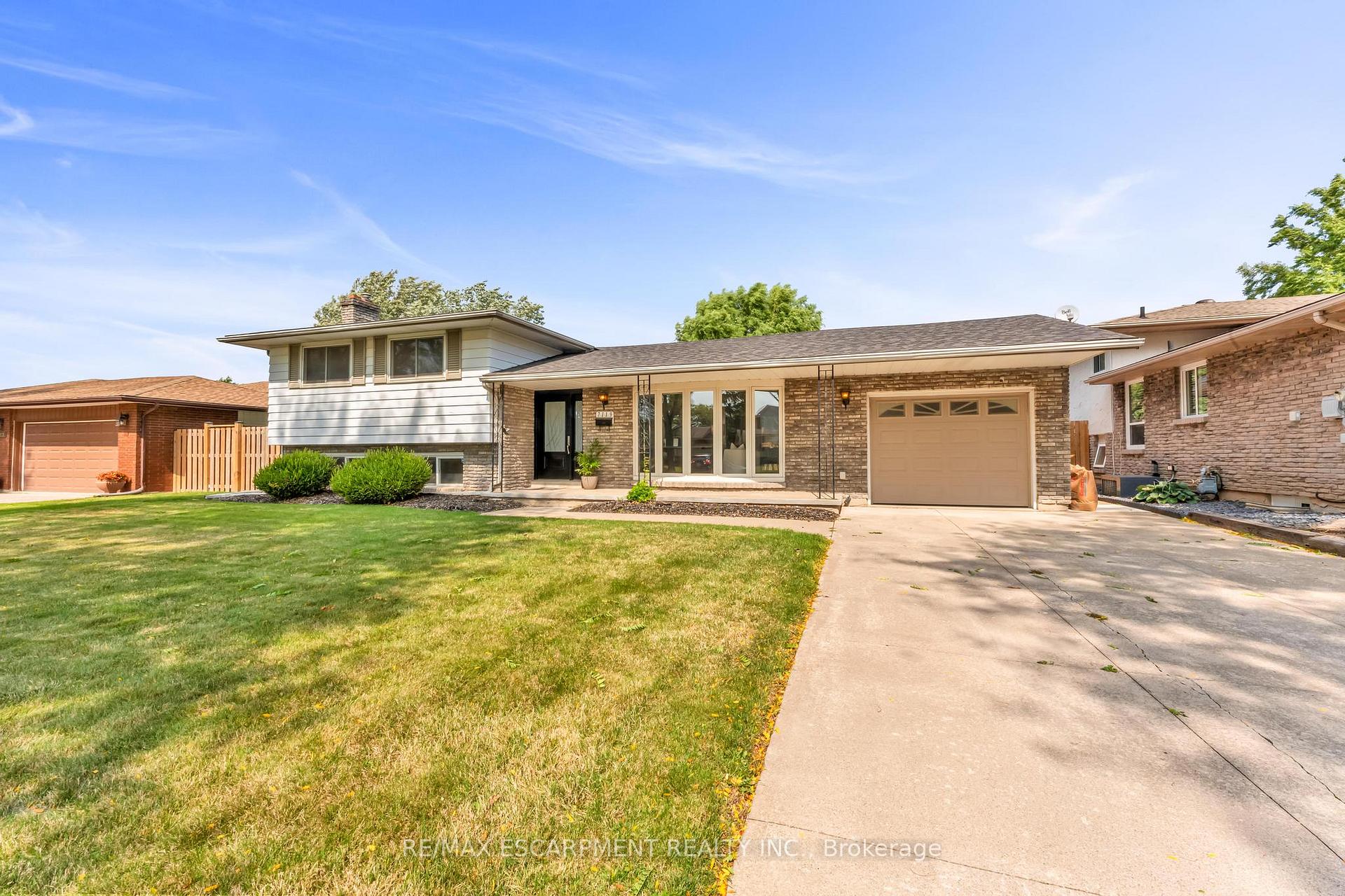 Photo 3 of 7119 Brian Crescent, Niagara Falls, Casey — HOMEH