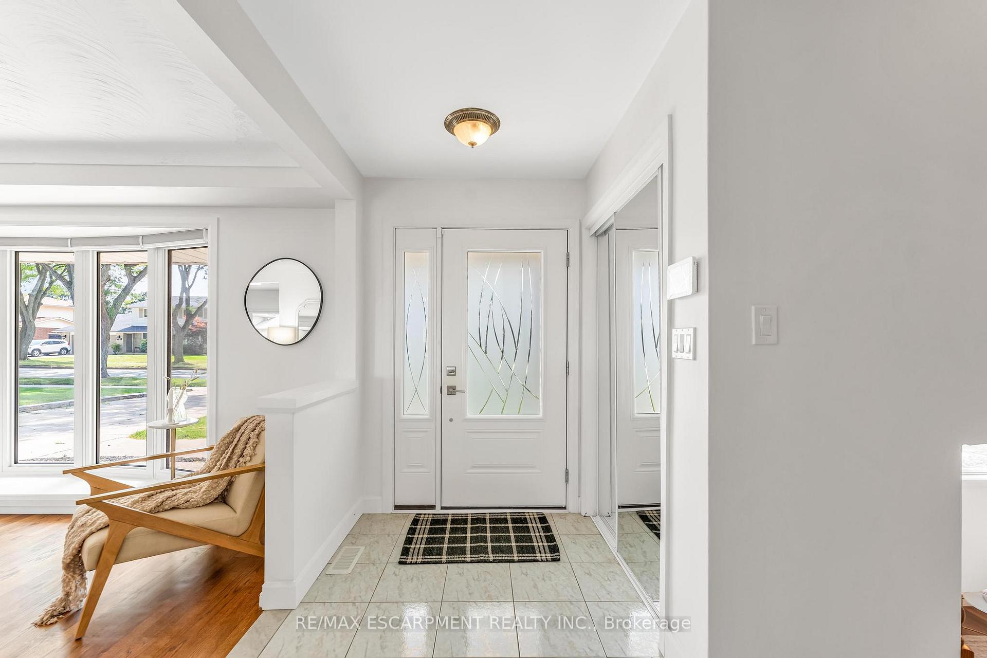 Photo 5 of 7119 Brian Crescent, Niagara Falls, Casey — HOMEH