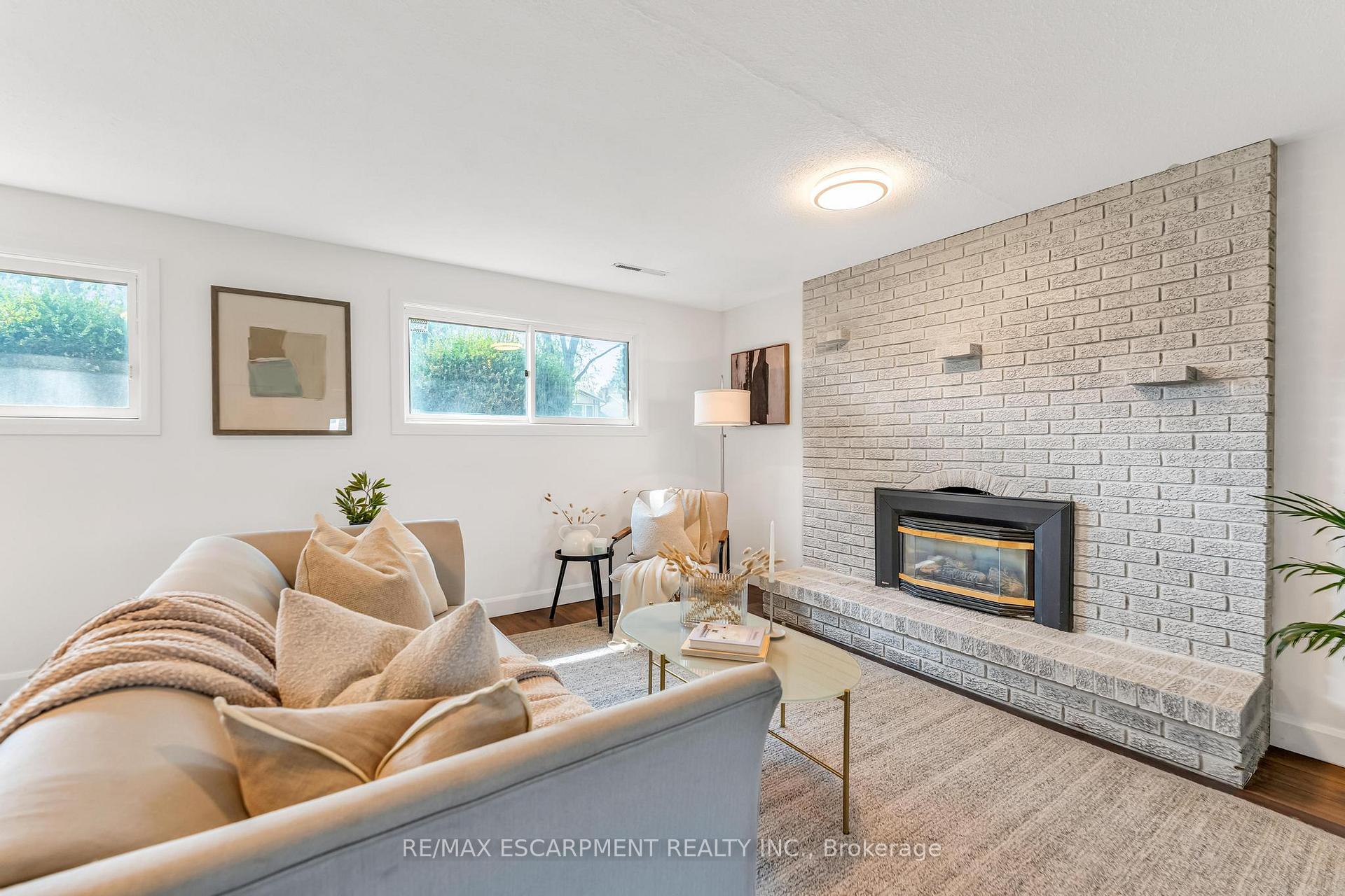 Photo 13 of 7119 Brian Crescent, Niagara Falls, Casey — HOMEH
