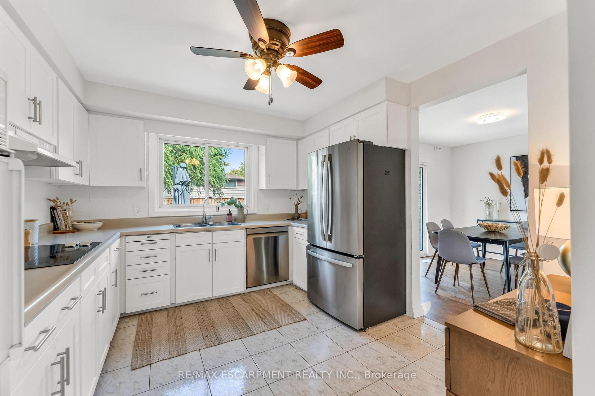 Photo 15 of 7119 Brian Crescent, Niagara Falls, Casey — HOMEH