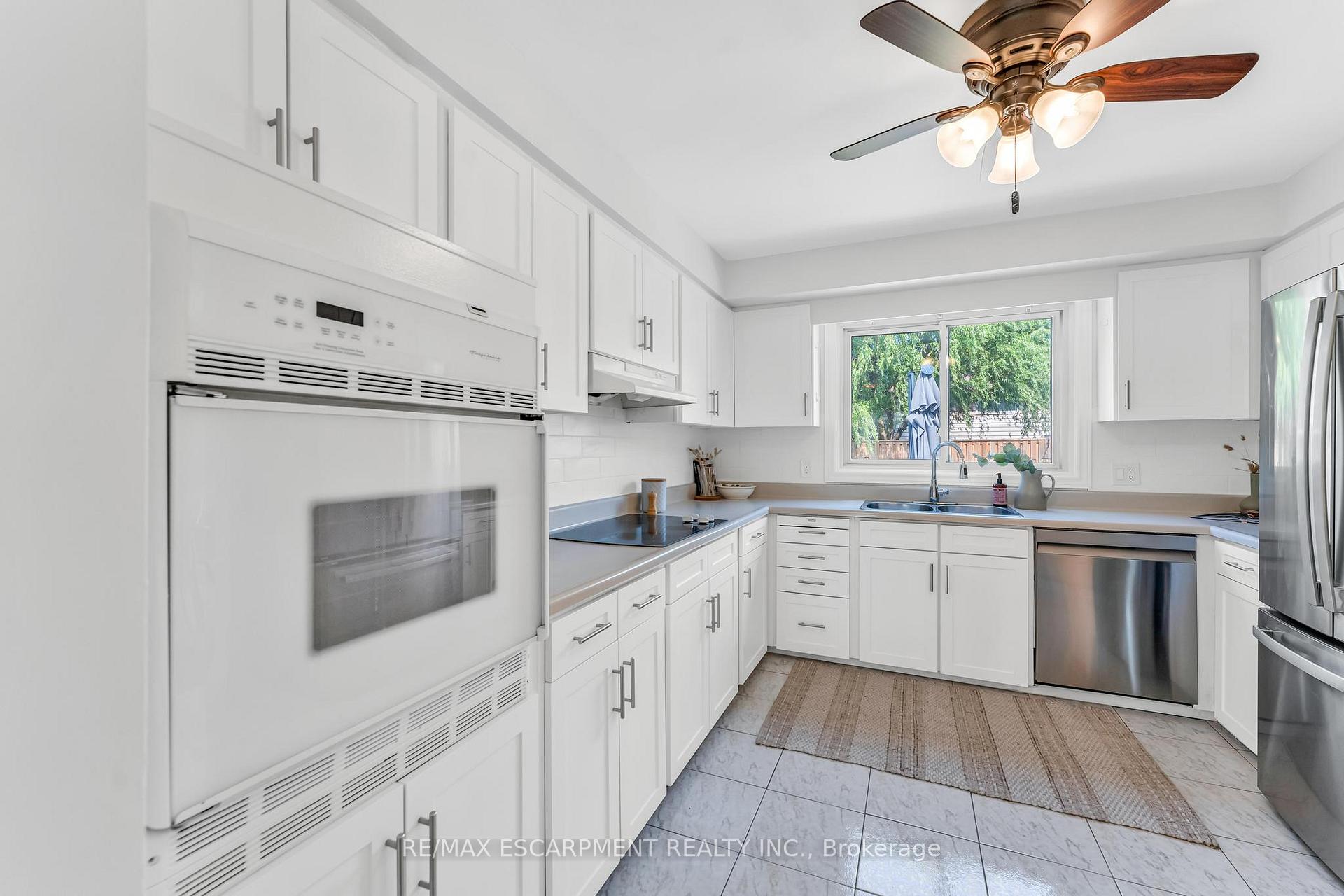 Photo 16 of 7119 Brian Crescent, Niagara Falls, Casey — HOMEH