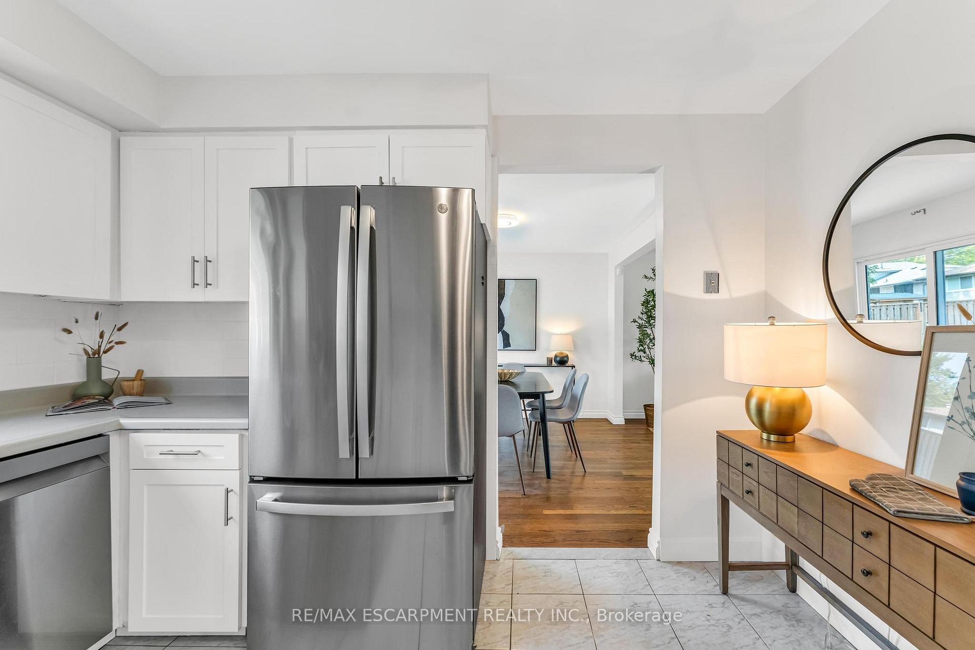 Photo 10 of 7119 Brian Crescent, Niagara Falls, Casey — HOMEH