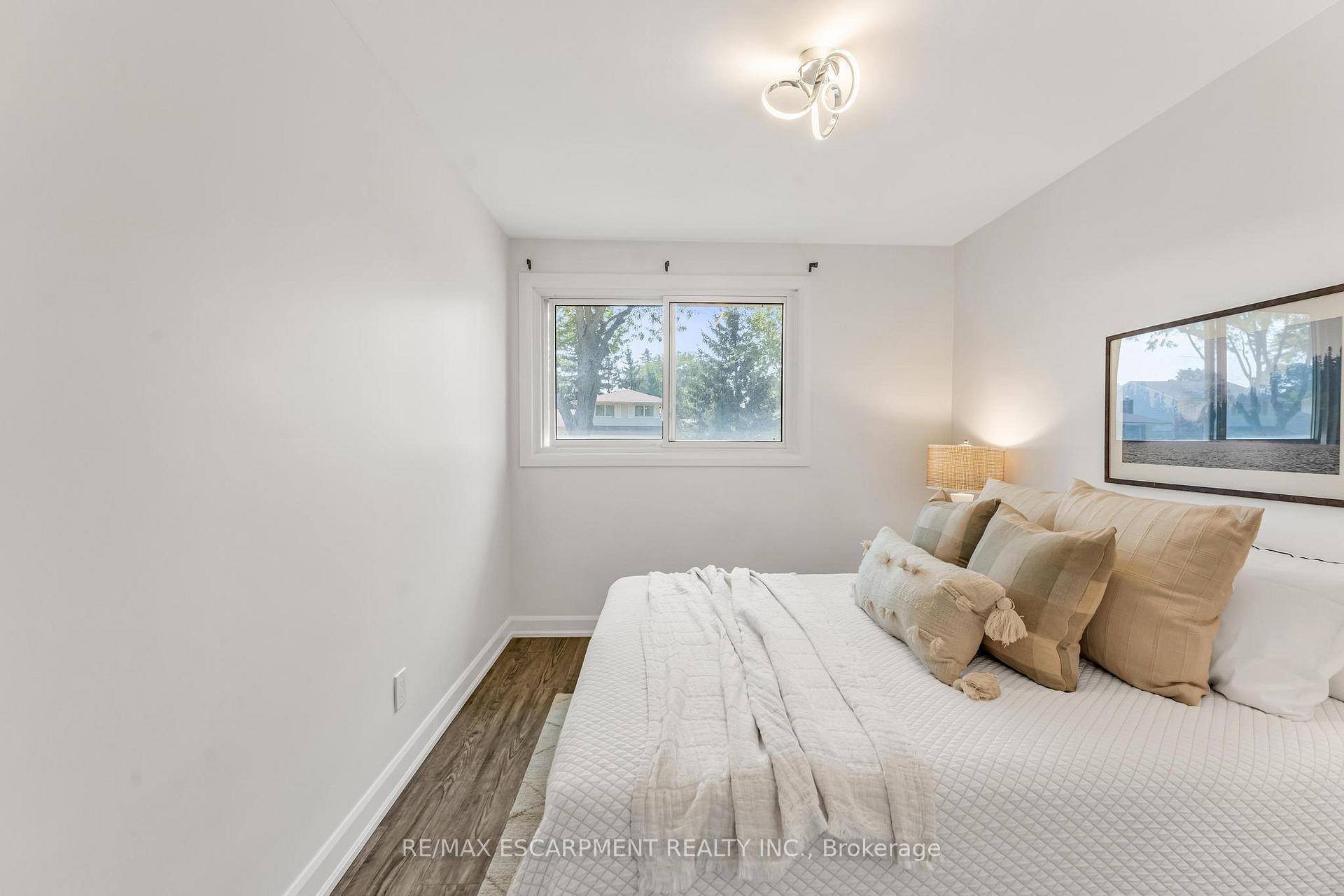 Photo 27 of 7119 Brian Crescent, Niagara Falls, Casey — HOMEH