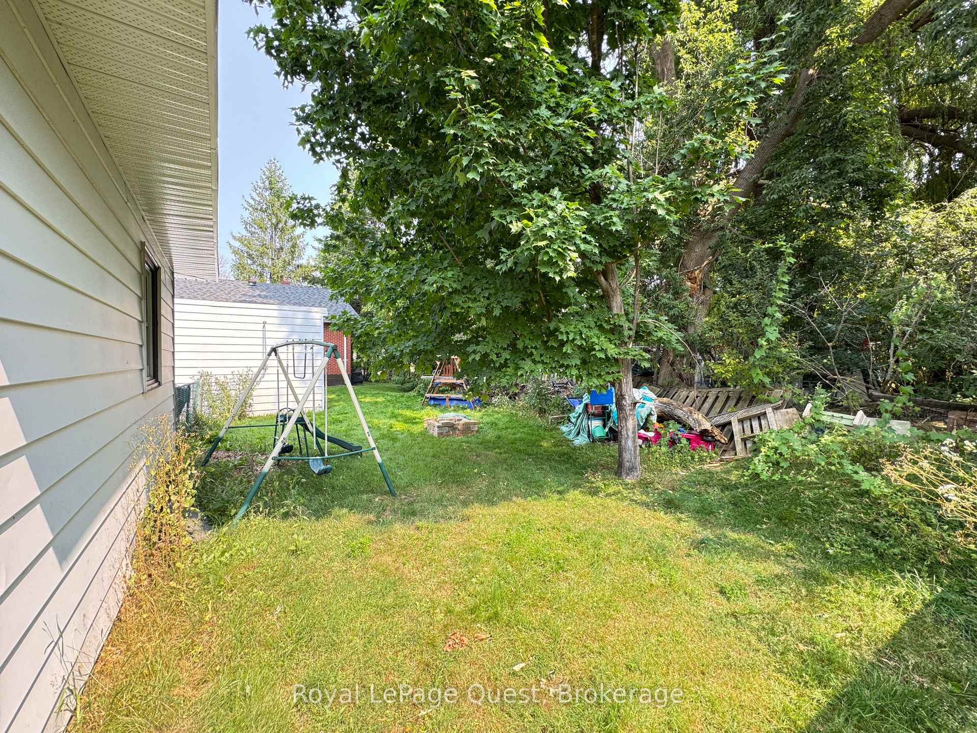 Photo 5 of 231 Barnett Avenue, Midland — HOMEH
