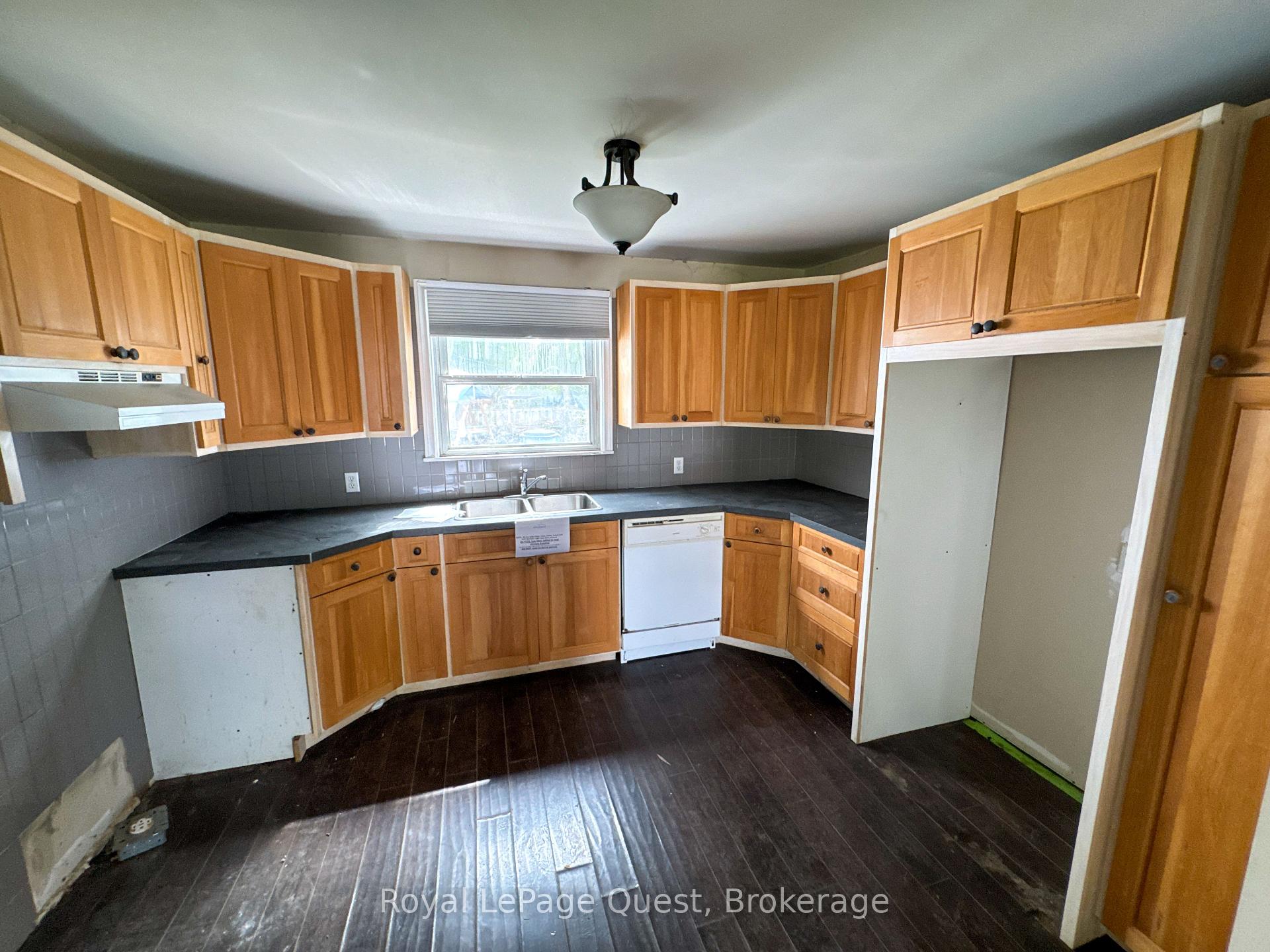Photo 8 of 231 Barnett Avenue, Midland — HOMEH