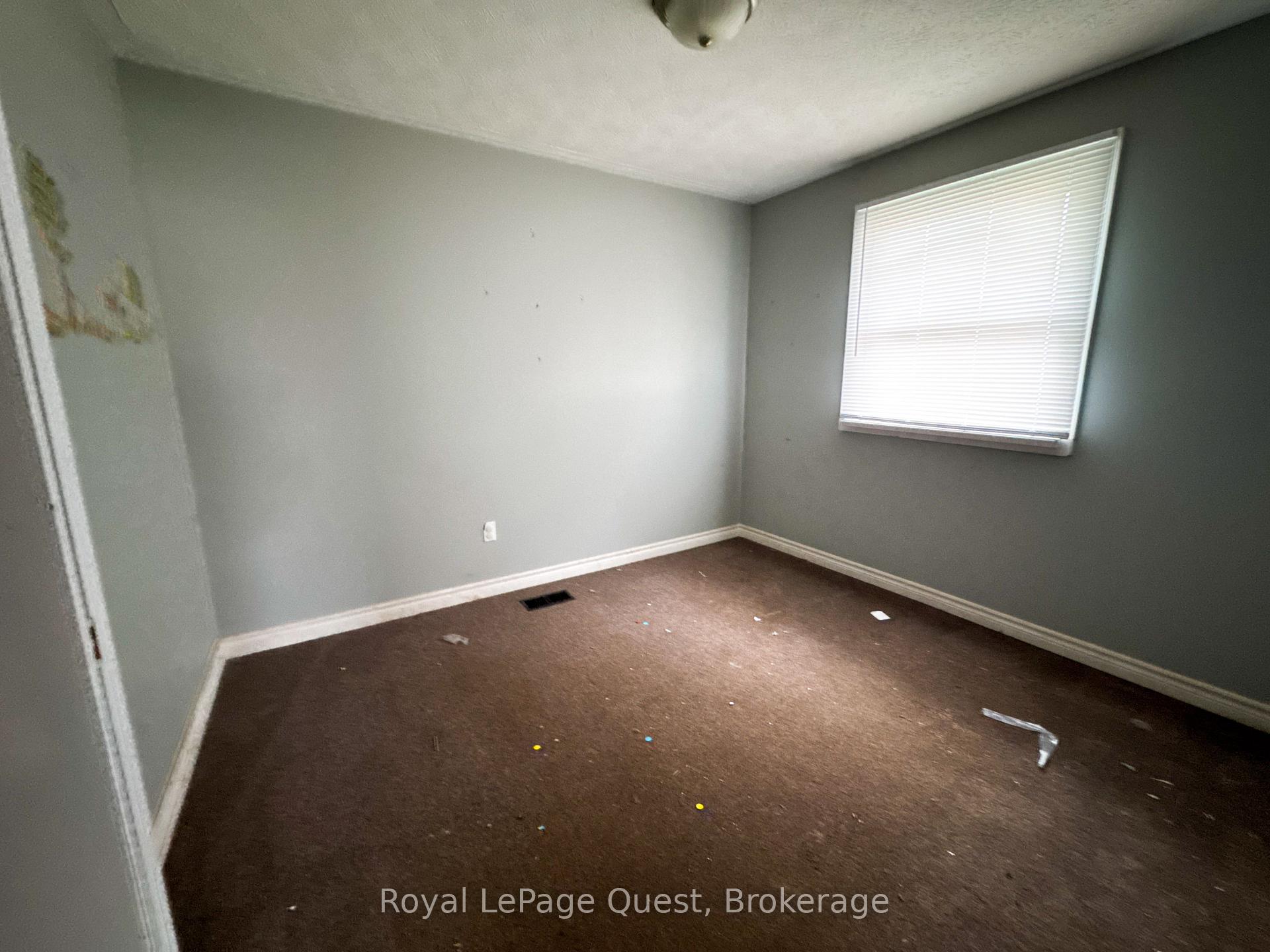 Photo 17 of 231 Barnett Avenue, Midland — HOMEH