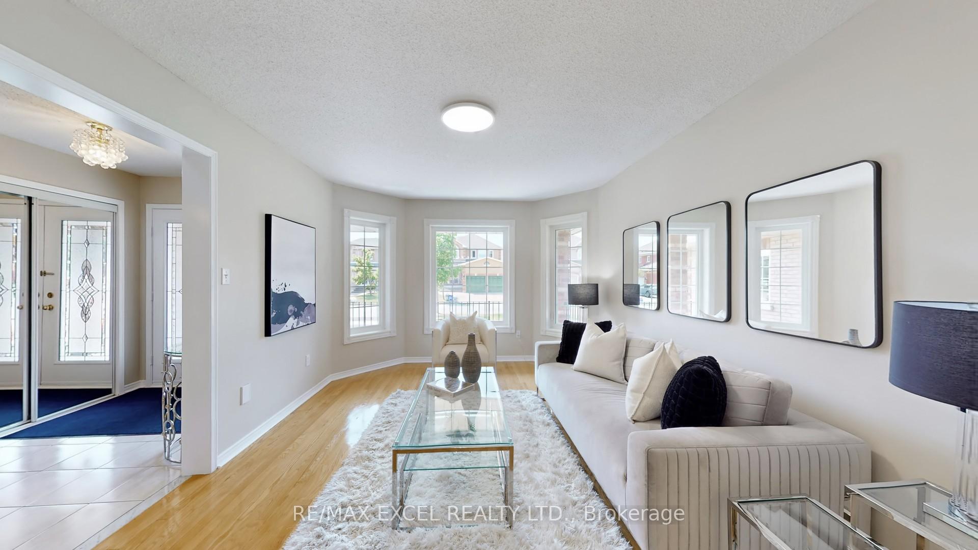 Photo 7 of 8 Macklin Street, Markham, Middlefield — HOMEH