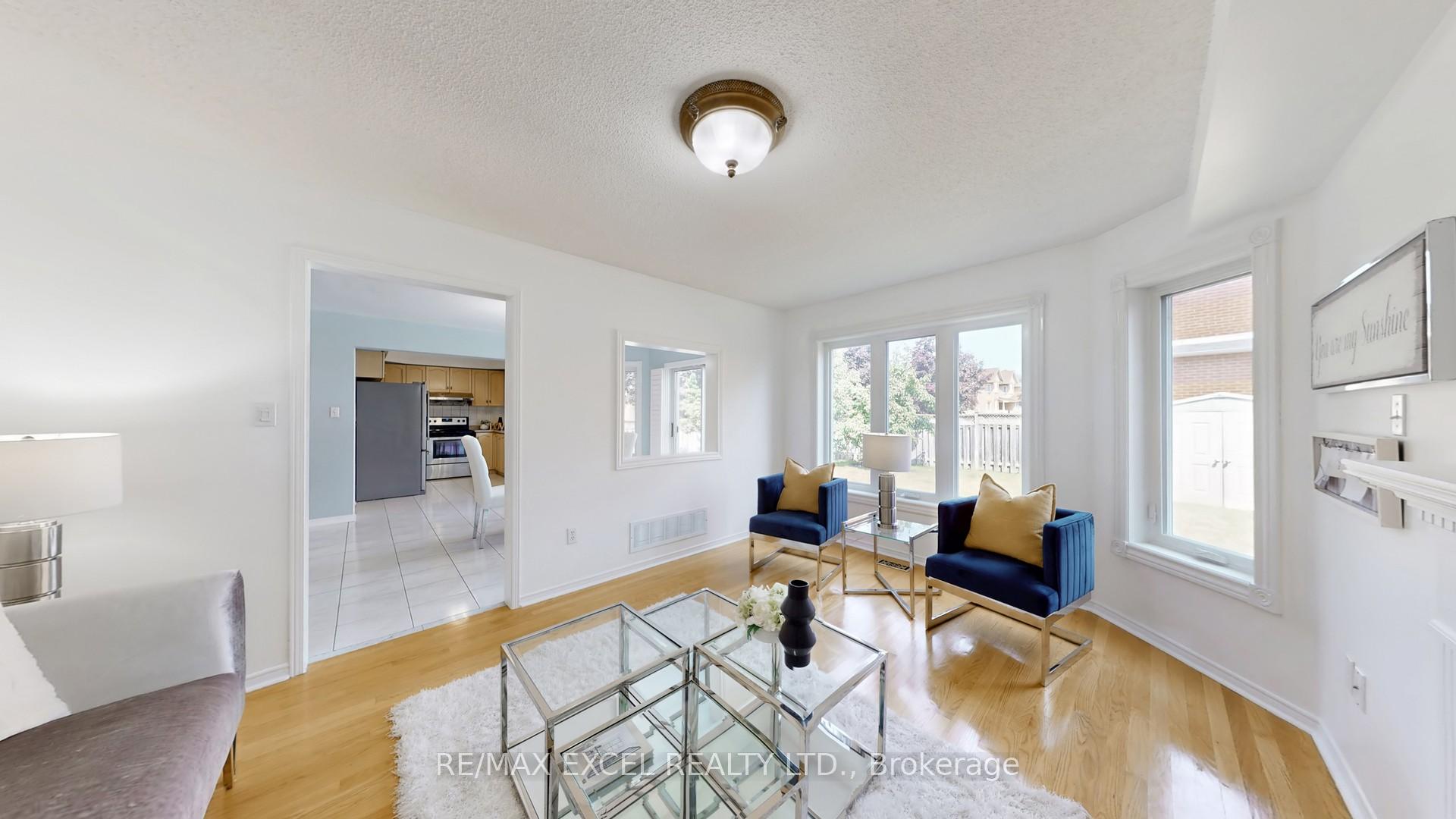 Photo 4 of 8 Macklin Street, Markham, Middlefield — HOMEH
