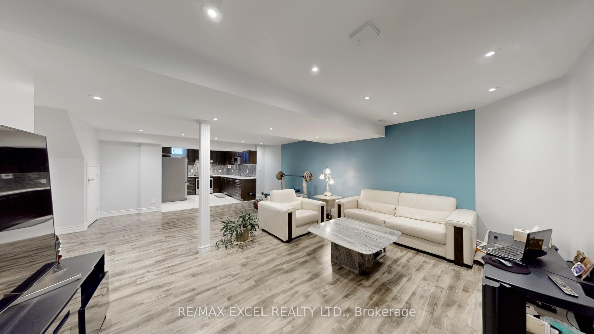 Photo 37 of 8 Macklin Street, Markham, Middlefield — HOMEH
