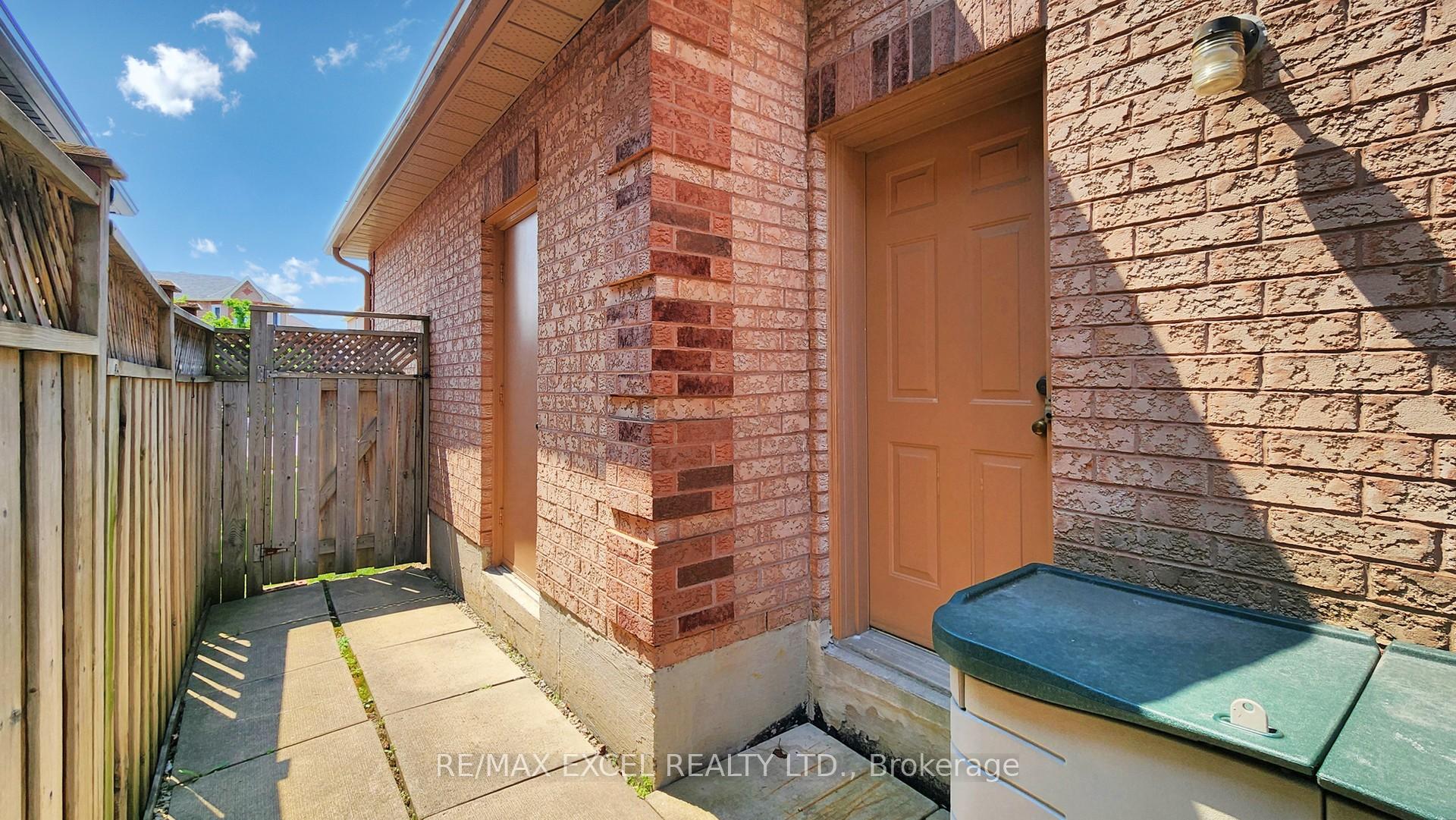 Photo 48 of 8 Macklin Street, Markham, Middlefield — HOMEH