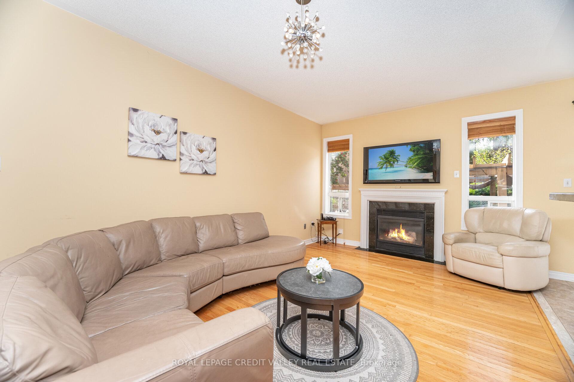Photo 15 of 91 Trailside Walk, Brampton, Bramalea North Industrial — HOMEH