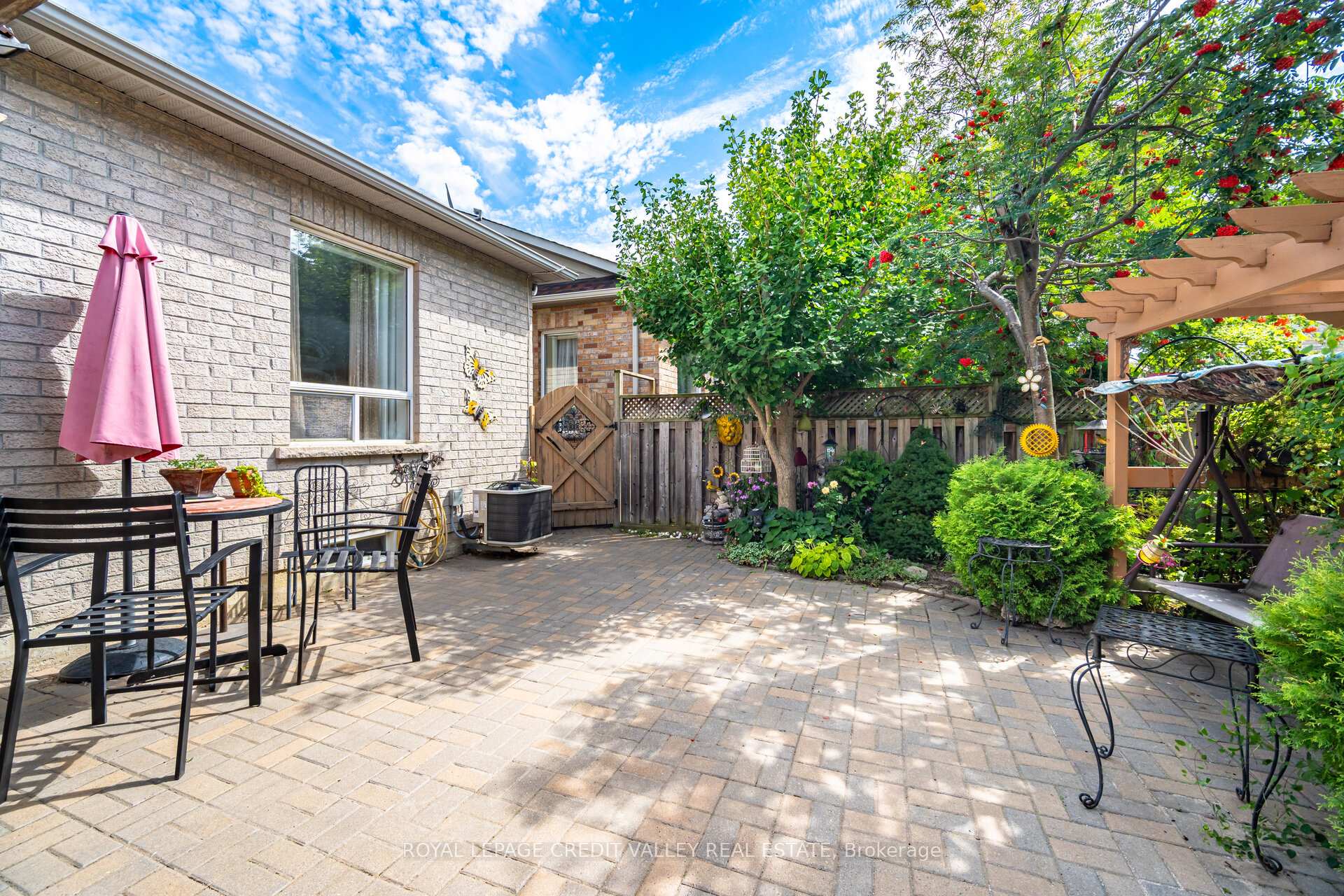 Photo 50 of 91 Trailside Walk, Brampton, Bramalea North Industrial — HOMEH