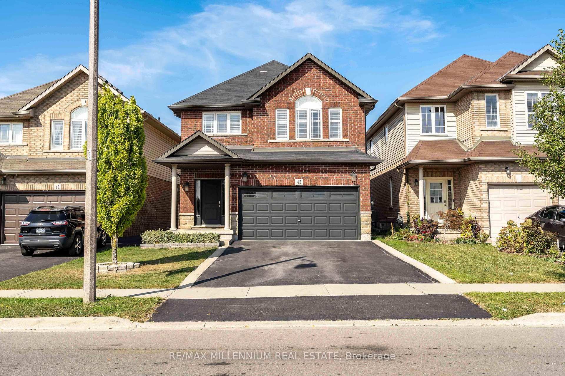 Photo 1 of 45 Bellagio Avenue, Hamilton, Stoney Creek Mountain — HOMEH