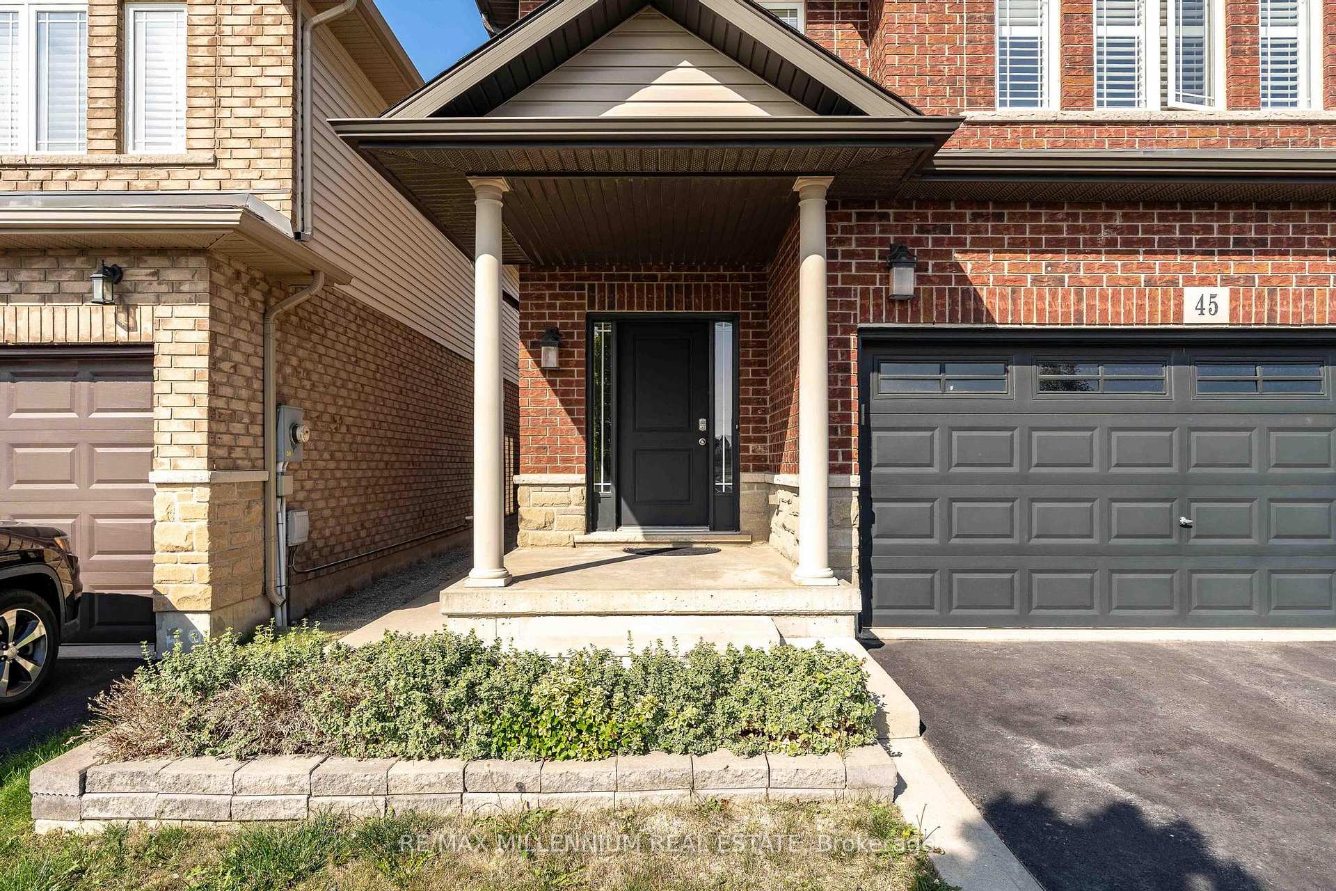 Photo 3 of 45 Bellagio Avenue, Hamilton, Stoney Creek Mountain — HOMEH