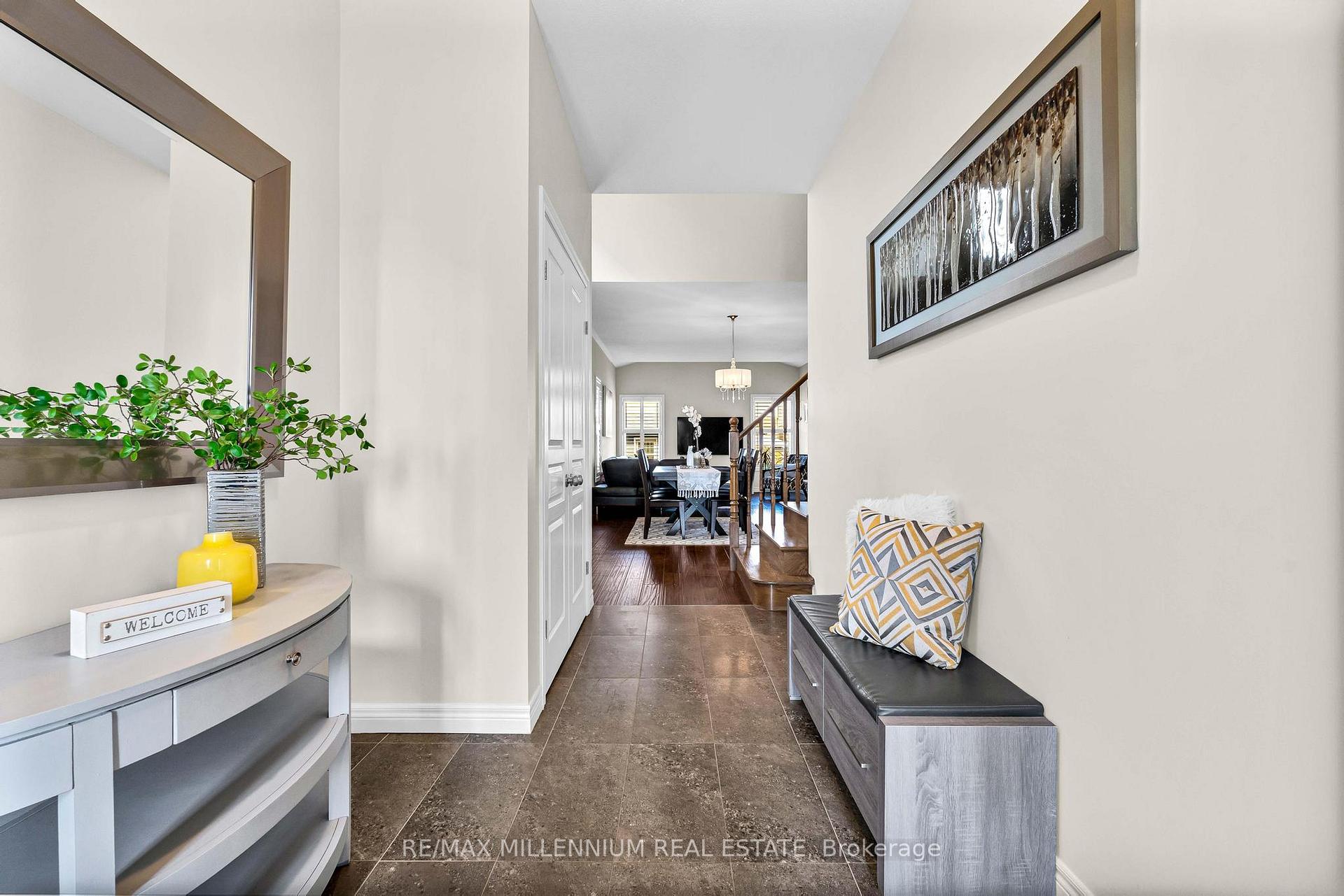 Photo 2 of 45 Bellagio Avenue, Hamilton, Stoney Creek Mountain — HOMEH