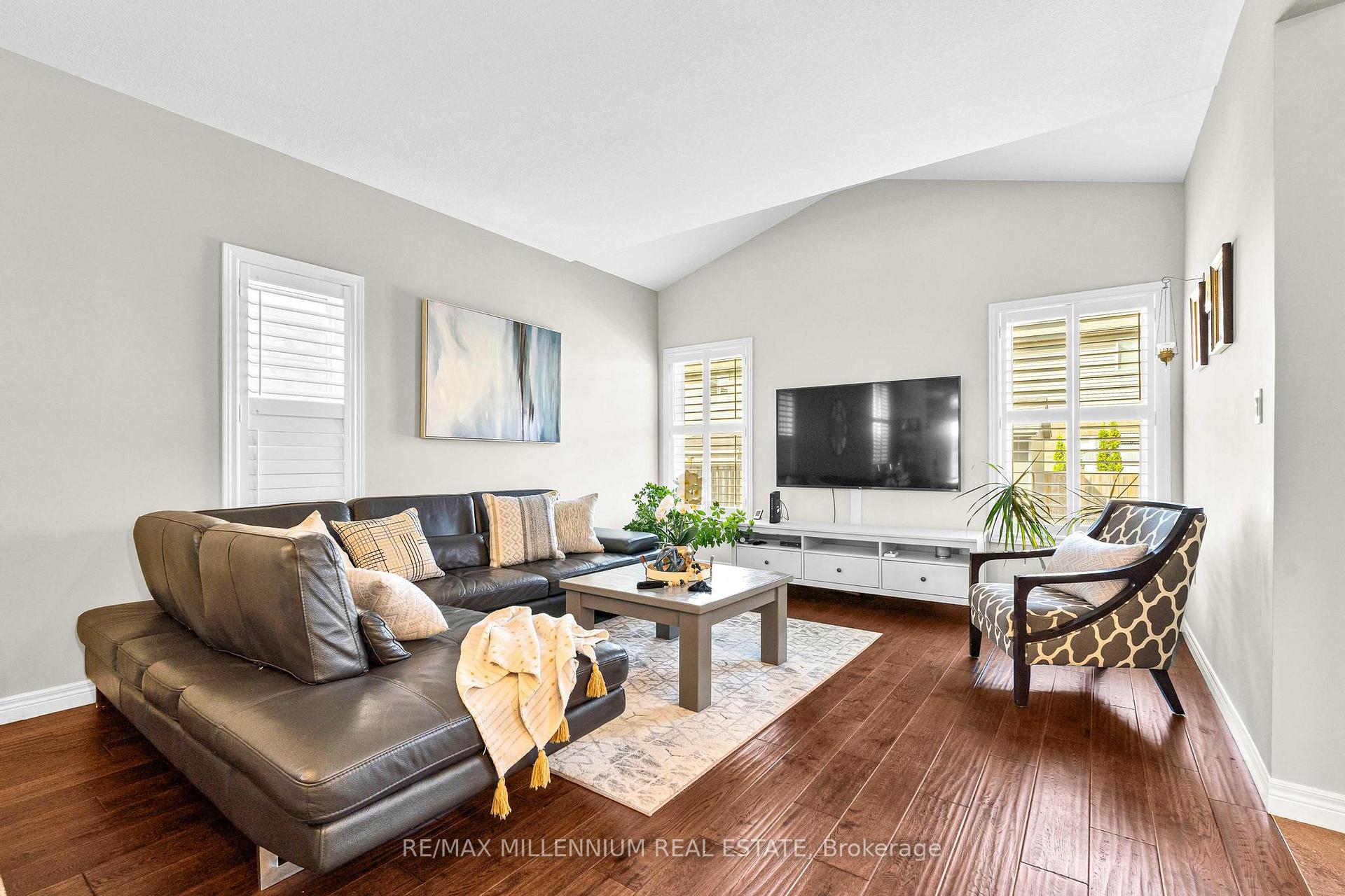 Photo 18 of 45 Bellagio Avenue, Hamilton, Stoney Creek Mountain — HOMEH