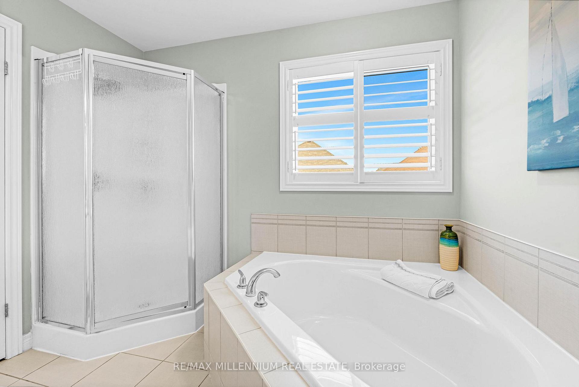 Photo 8 of 45 Bellagio Avenue, Hamilton, Stoney Creek Mountain — HOMEH