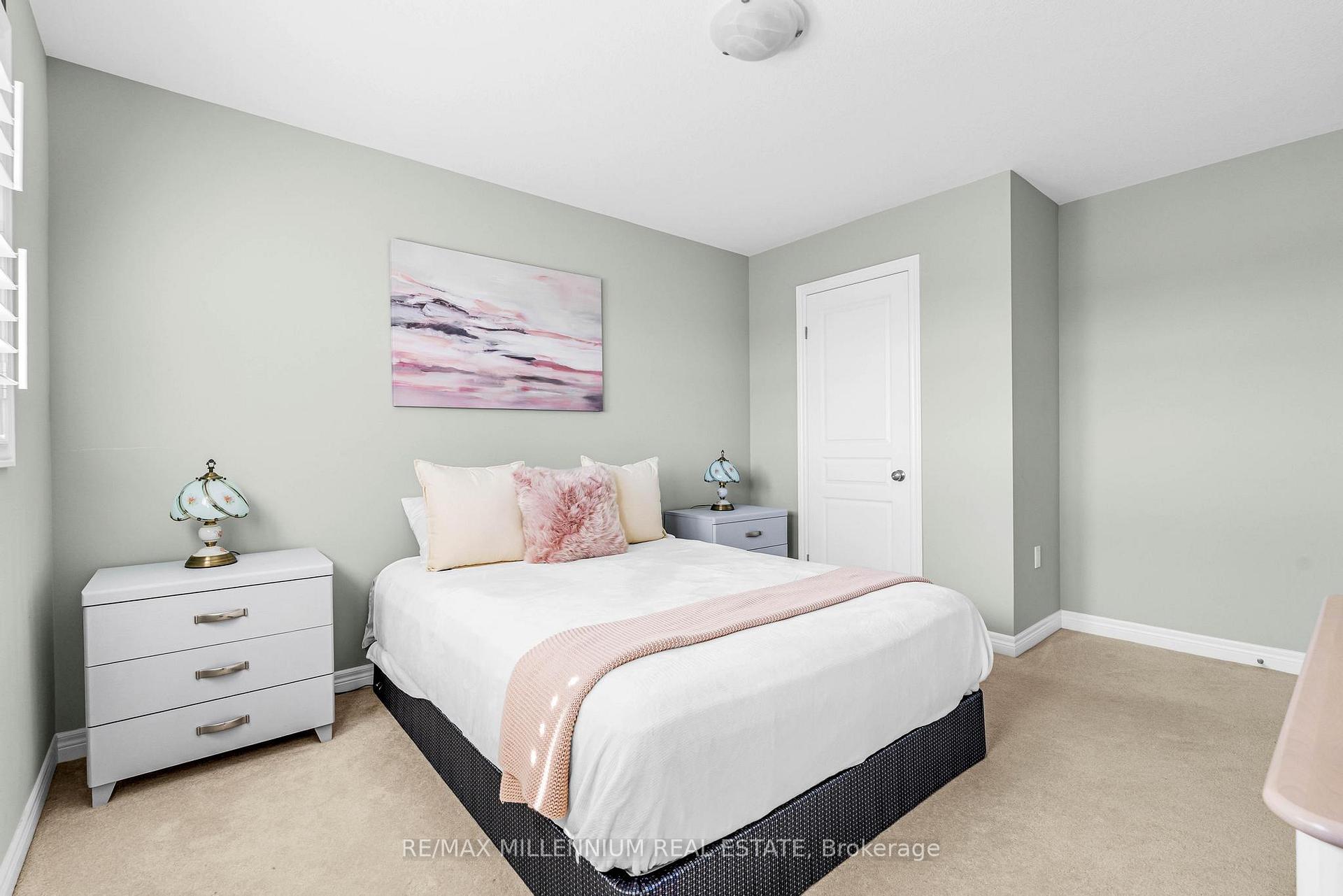 Photo 12 of 45 Bellagio Avenue, Hamilton, Stoney Creek Mountain — HOMEH