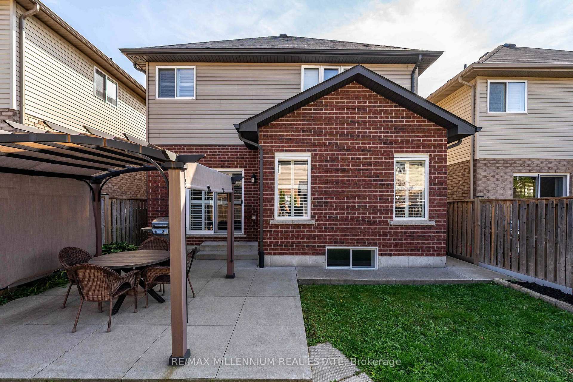 Photo 49 of 45 Bellagio Avenue, Hamilton, Stoney Creek Mountain — HOMEH