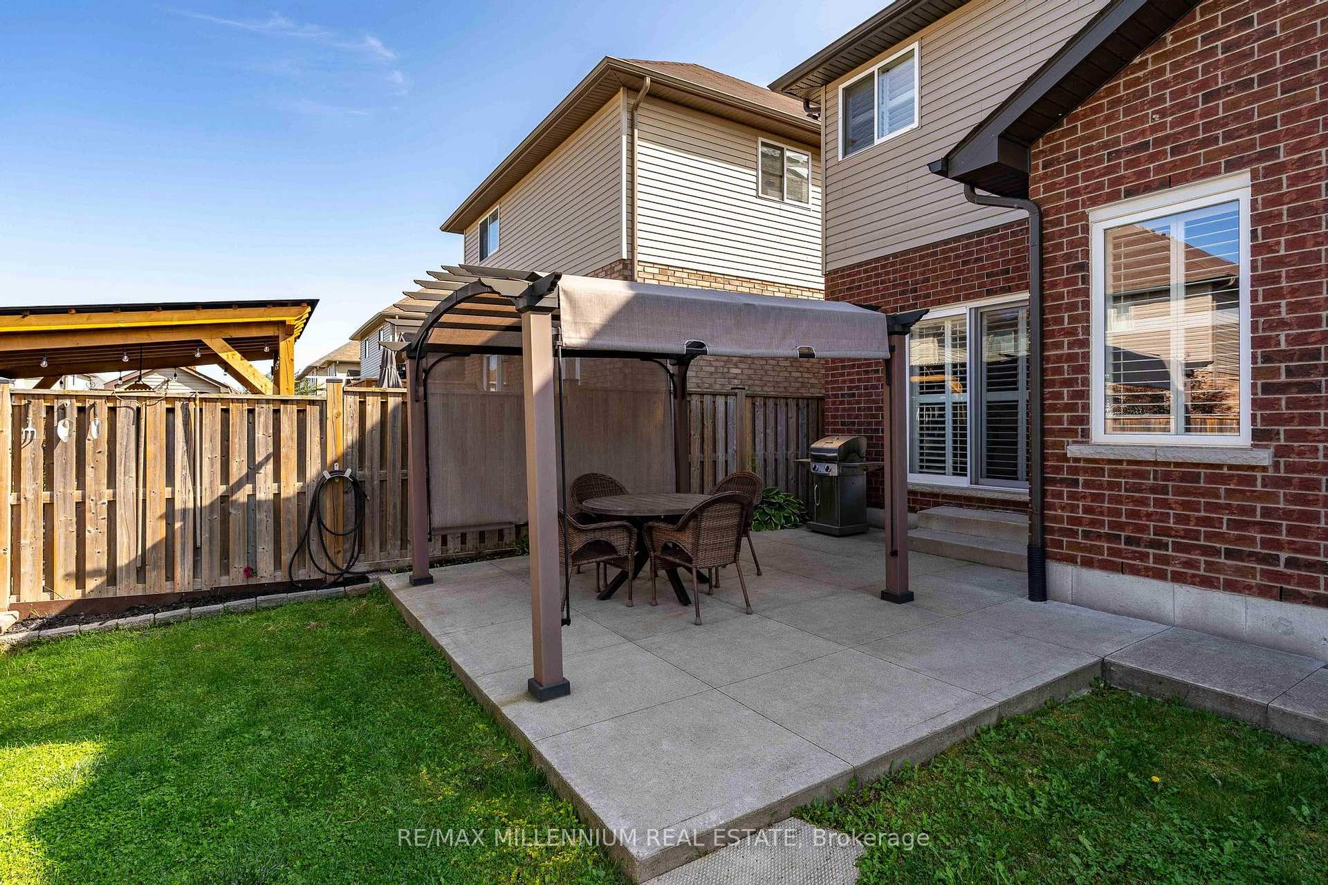 Photo 20 of 45 Bellagio Avenue, Hamilton, Stoney Creek Mountain — HOMEH
