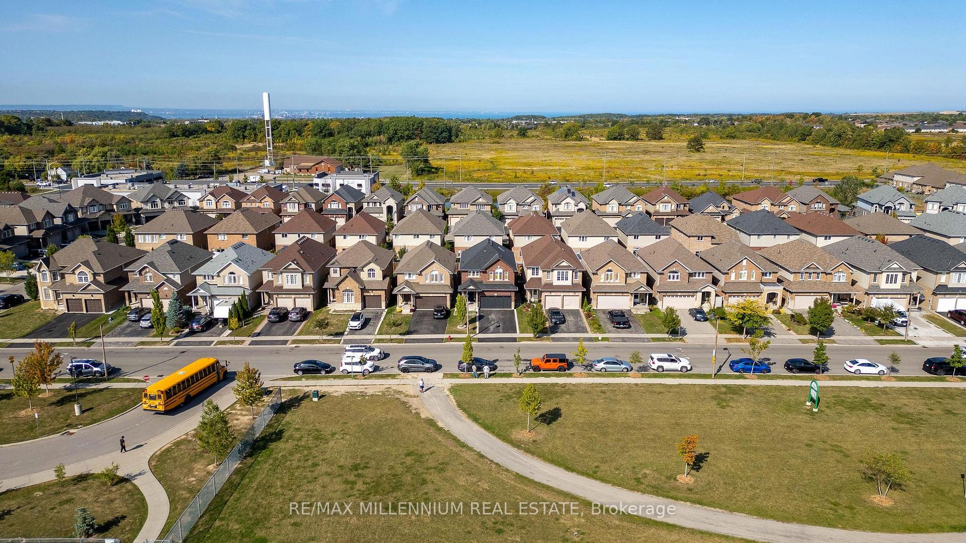 Photo 16 of 45 Bellagio Avenue, Hamilton, Stoney Creek Mountain — HOMEH
