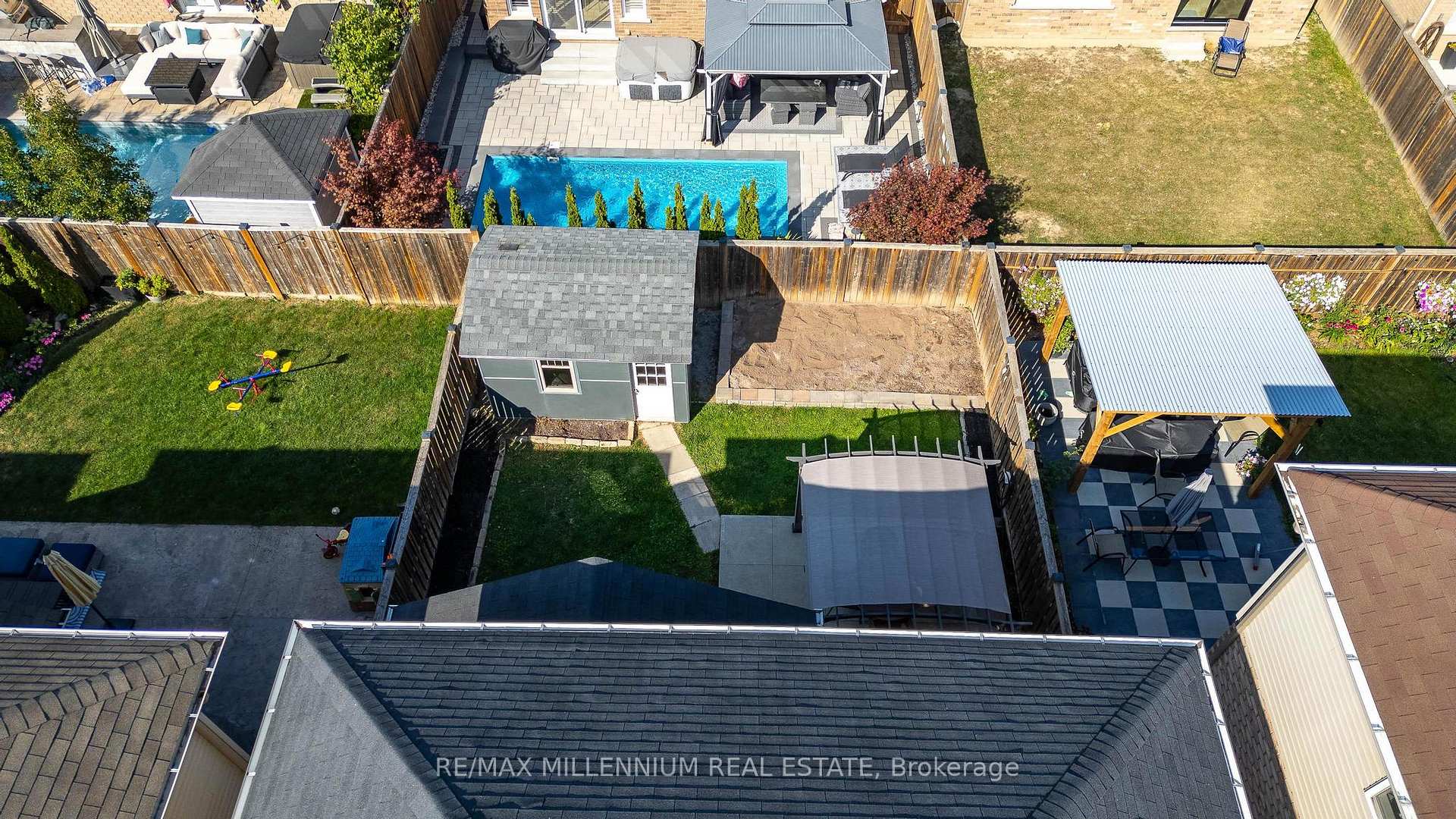 Photo 23 of 45 Bellagio Avenue, Hamilton, Stoney Creek Mountain — HOMEH