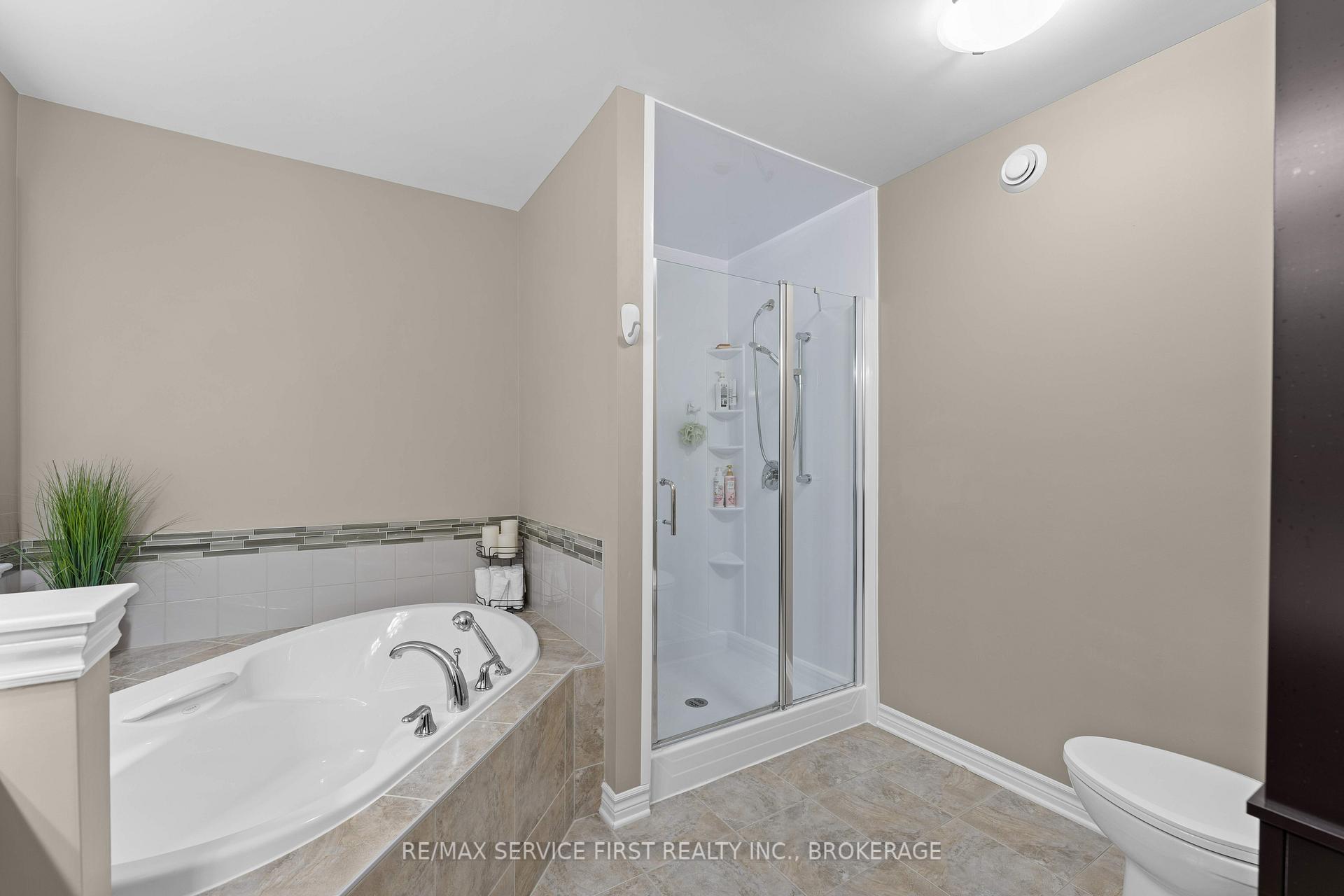 Photo 34 of 1134 Escala Crescent, Kingston, City Northwest — HOMEH