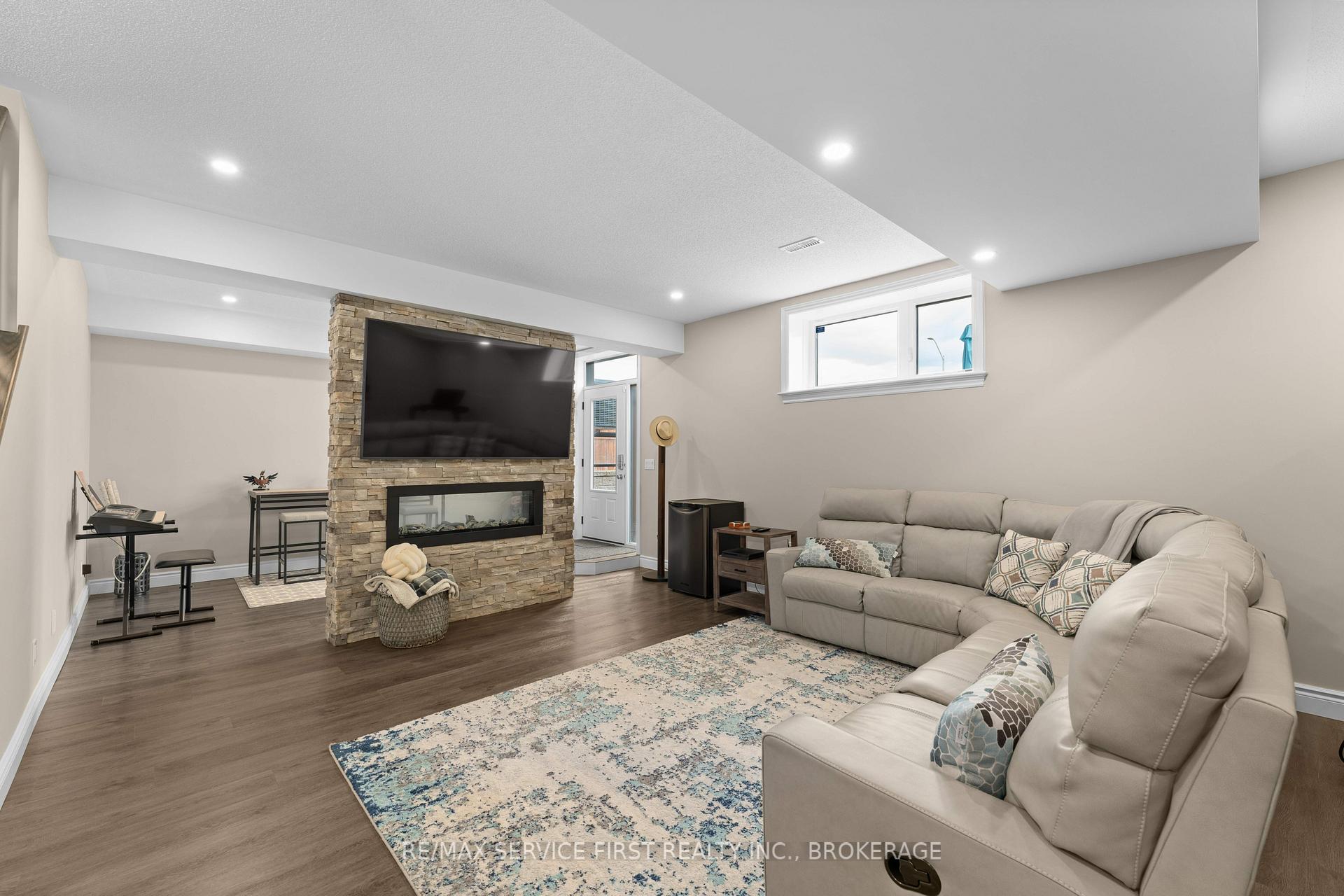 Photo 32 of 1134 Escala Crescent, Kingston, City Northwest — HOMEH