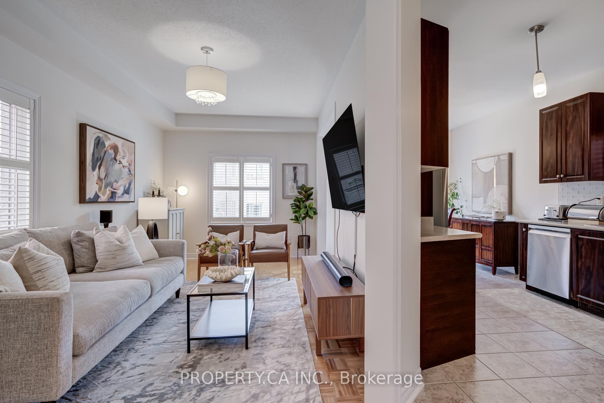 Photo 5 of 35 Canyon Gate Crescent, Vaughan, Rural Vaughan — HOMEH