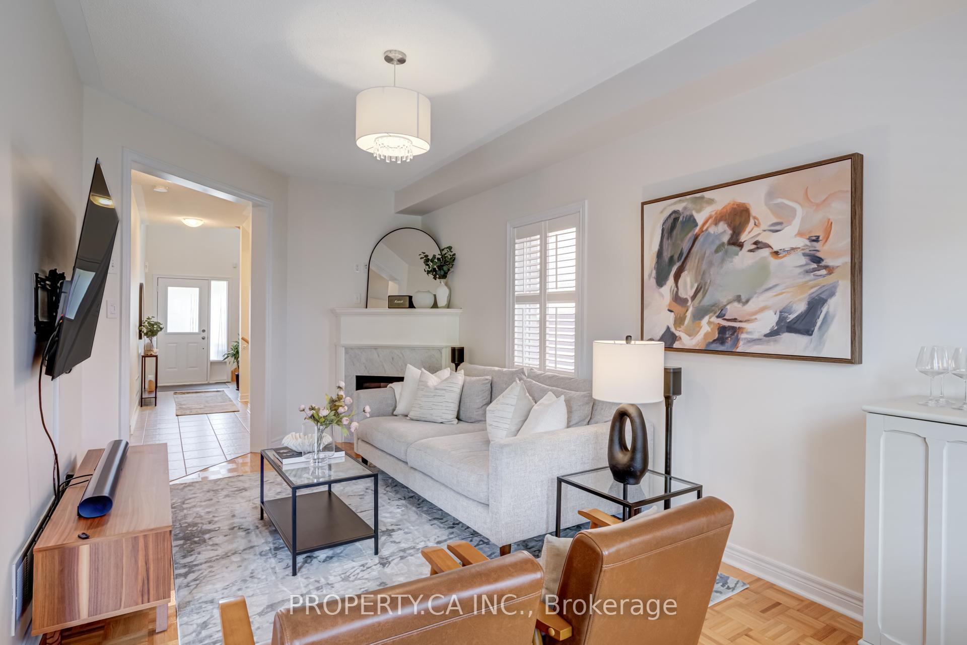 Photo 4 of 35 Canyon Gate Crescent, Vaughan, Rural Vaughan — HOMEH
