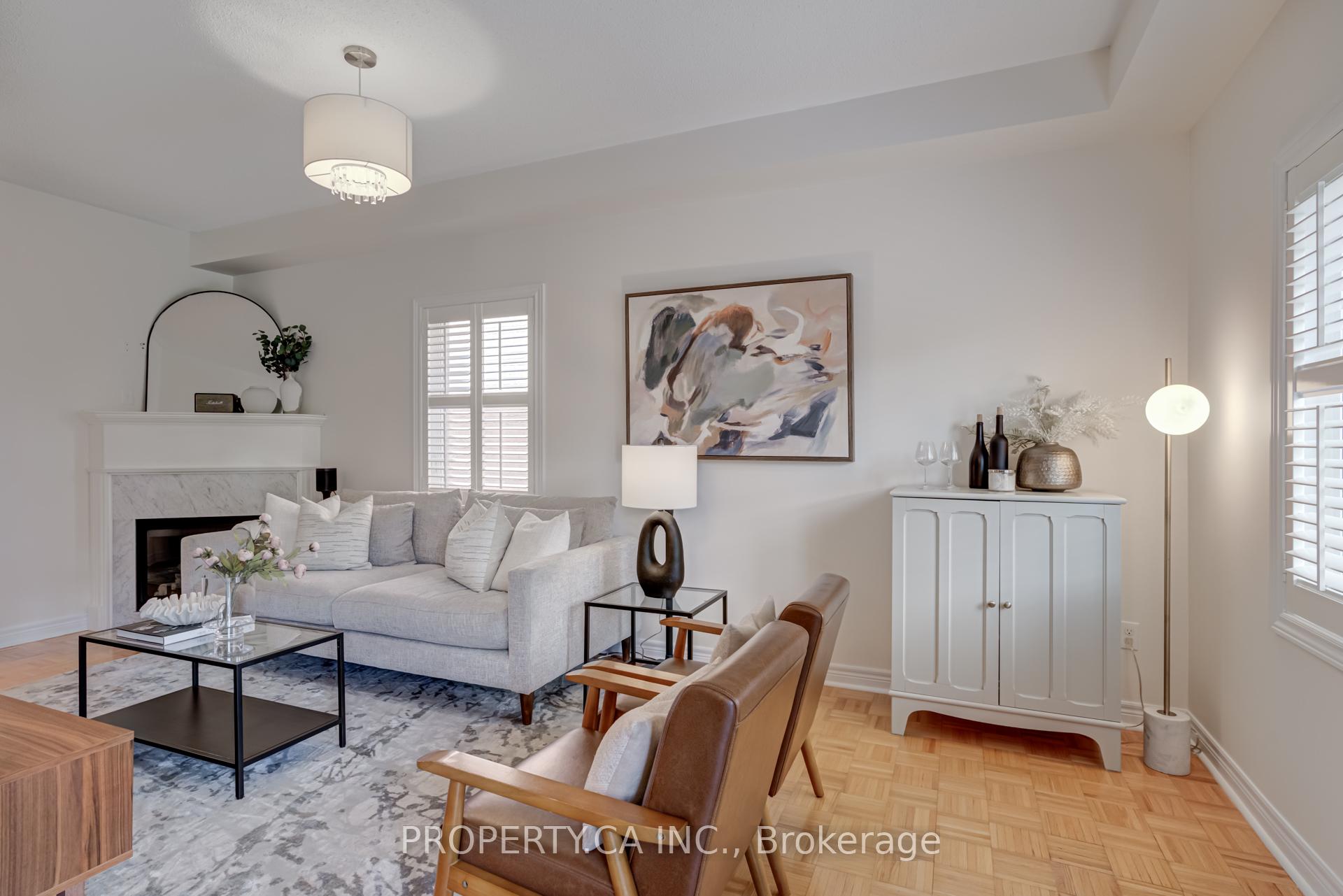 Photo 8 of 35 Canyon Gate Crescent, Vaughan, Rural Vaughan — HOMEH