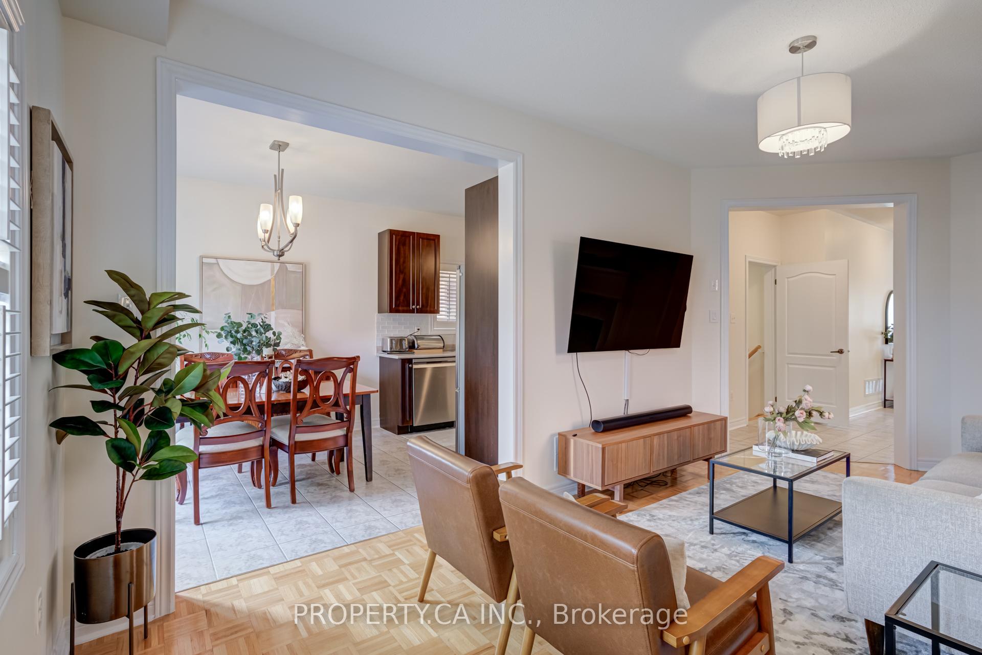 Photo 13 of 35 Canyon Gate Crescent, Vaughan, Rural Vaughan — HOMEH