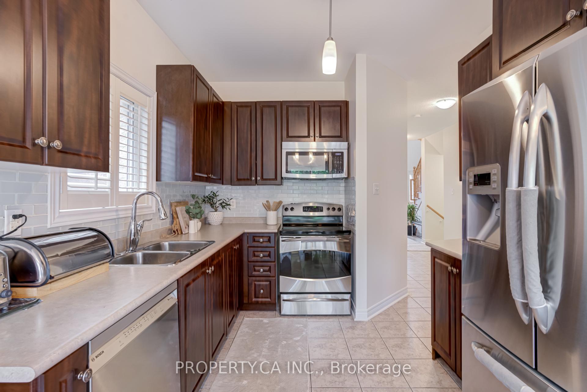 Photo 21 of 35 Canyon Gate Crescent, Vaughan, Rural Vaughan — HOMEH