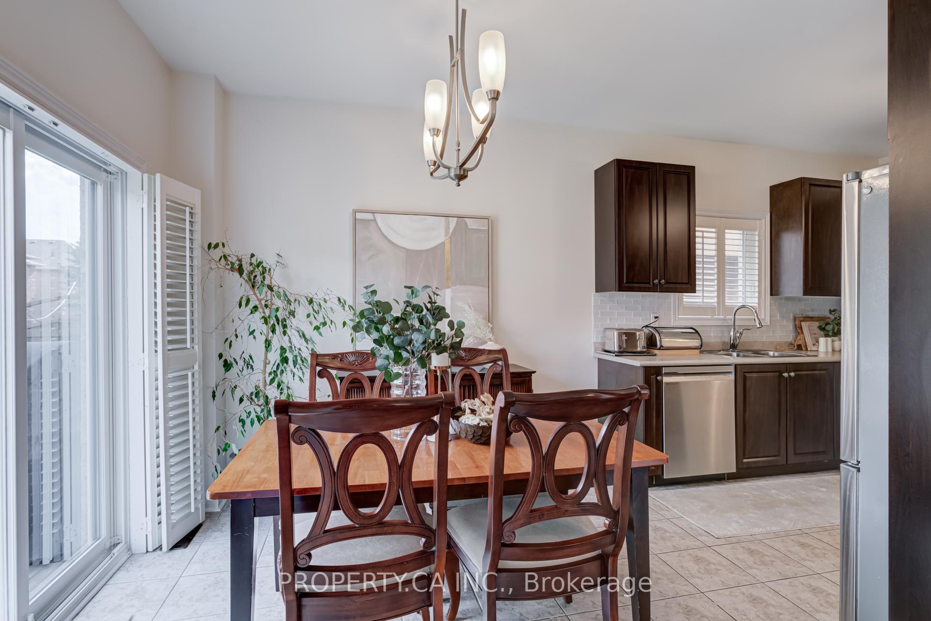 Photo 22 of 35 Canyon Gate Crescent, Vaughan, Rural Vaughan — HOMEH