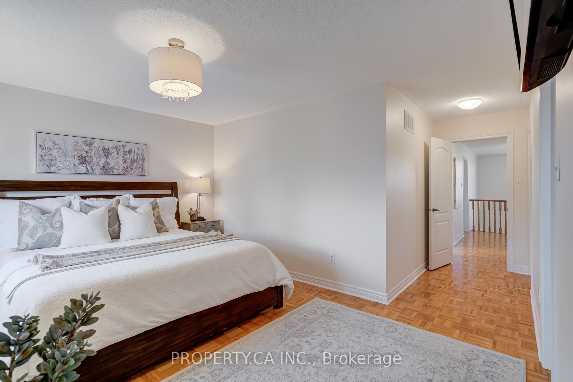 Photo 33 of 35 Canyon Gate Crescent, Vaughan, Rural Vaughan — HOMEH